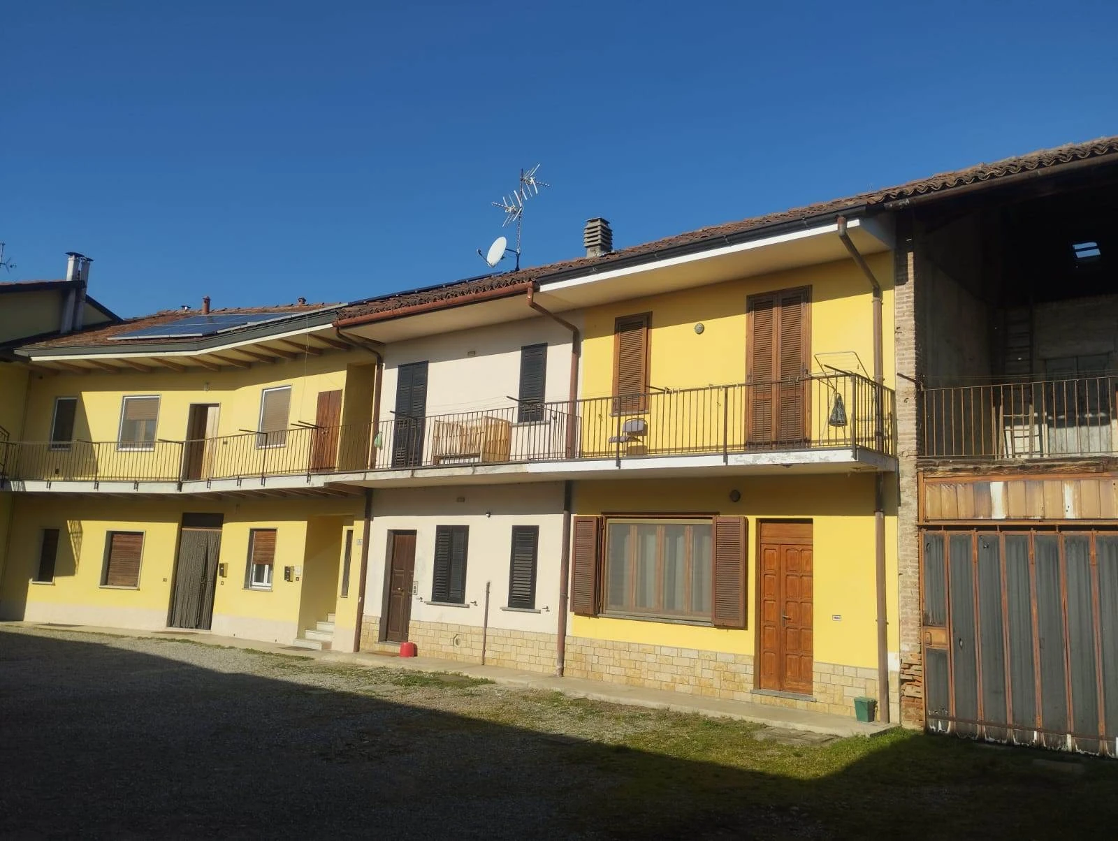 Ampia Porzione su due livelli abitativi Ampia Porzione su due livelli abitativi