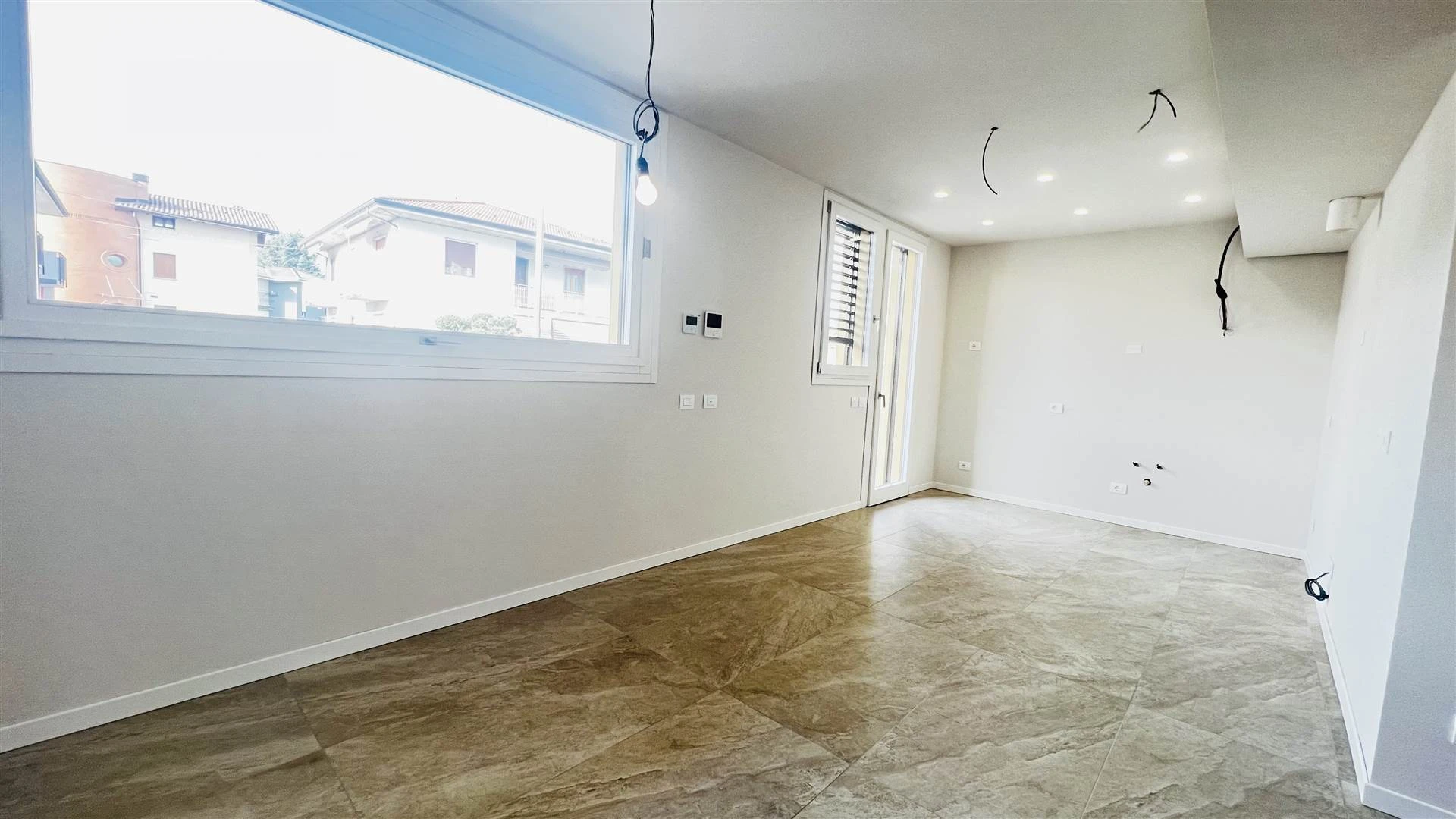 OPEN HOUSE SABATO 27 FEBBRAIO Trilocale ristrutturato Box Doppio OPEN HOUSE SABATO 27 FEBBRAIO Trilocale ristrutturato Box Doppio