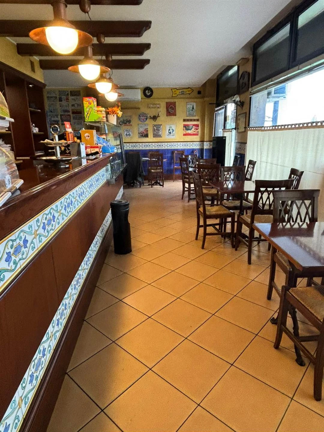 **Basiano – Negozio in centro con magazzino** **Basiano – Negozio in centro con magazzino**