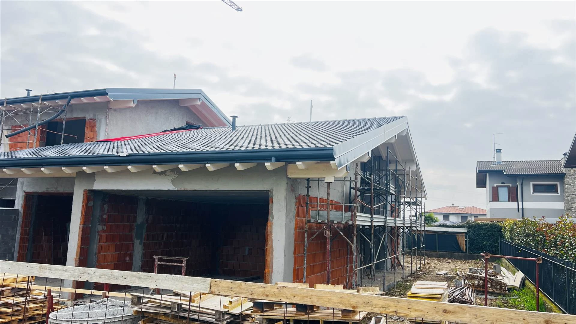 Villa bifamiliare su unico livello Villa bifamiliare su unico livello