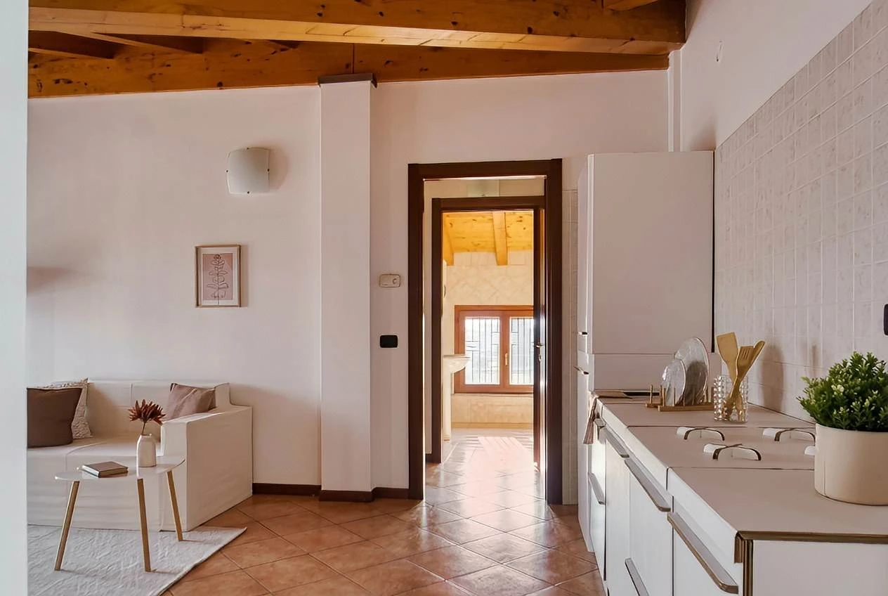 Bilocale con box e cantina Bilocale con box e cantina