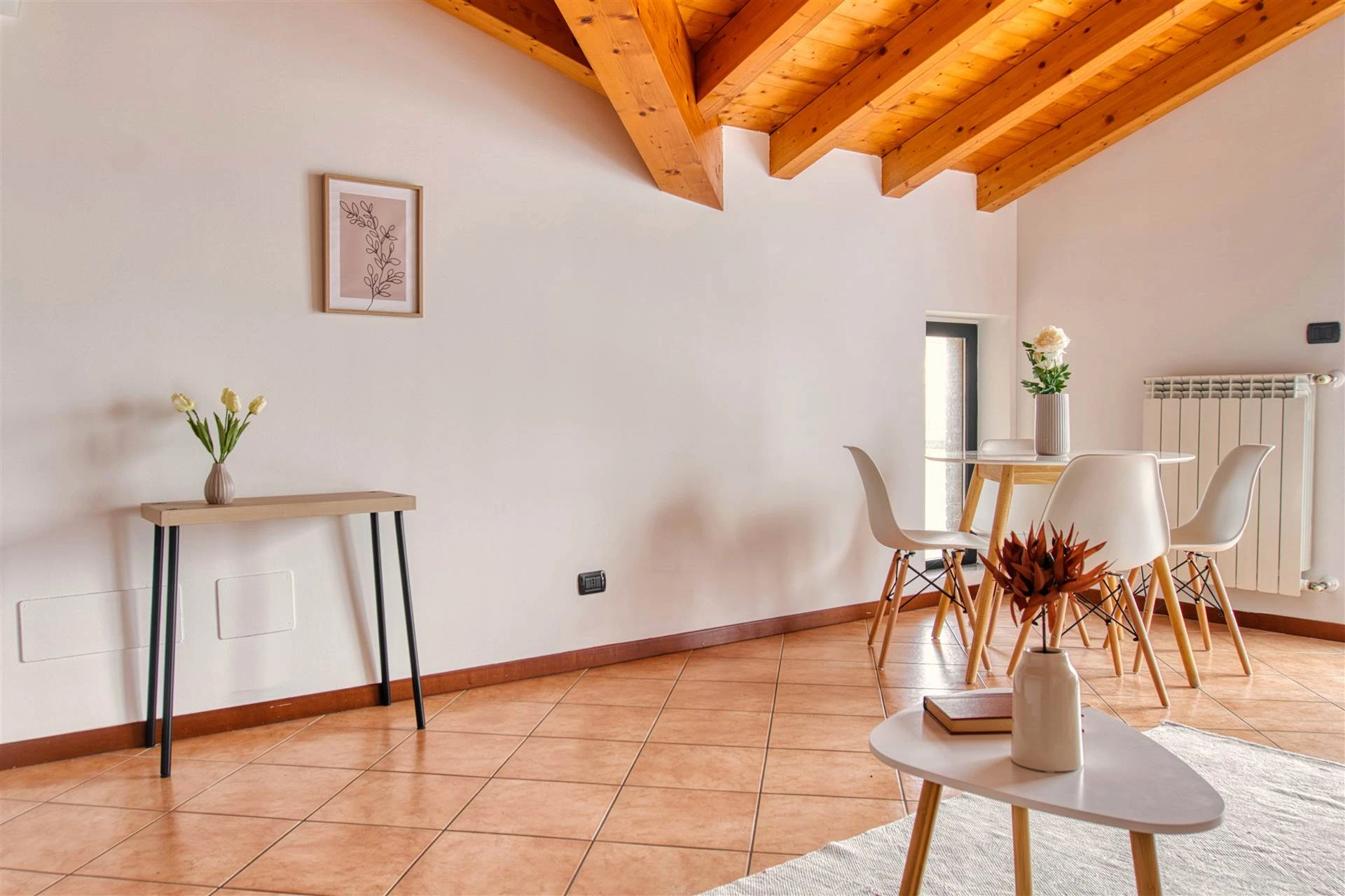 Bilocale con box e cantina Bilocale con box e cantina