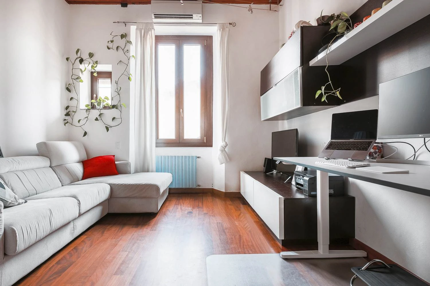 A Due Passi dalla Metro – Trilocale con Doppi Servizi in Corte A Due Passi dalla Metro – Trilocale con Doppi Servizi in Corte