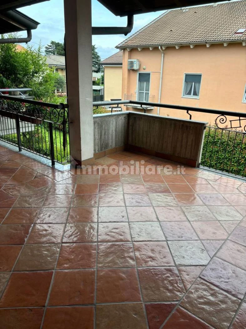 Luminoso Quattrolocali con Ampi Spazi Esterni nel Cuore di Trezzano Rosa Luminoso Quattrolocali con Ampi Spazi Esterni nel Cuore di Trezzano Rosa