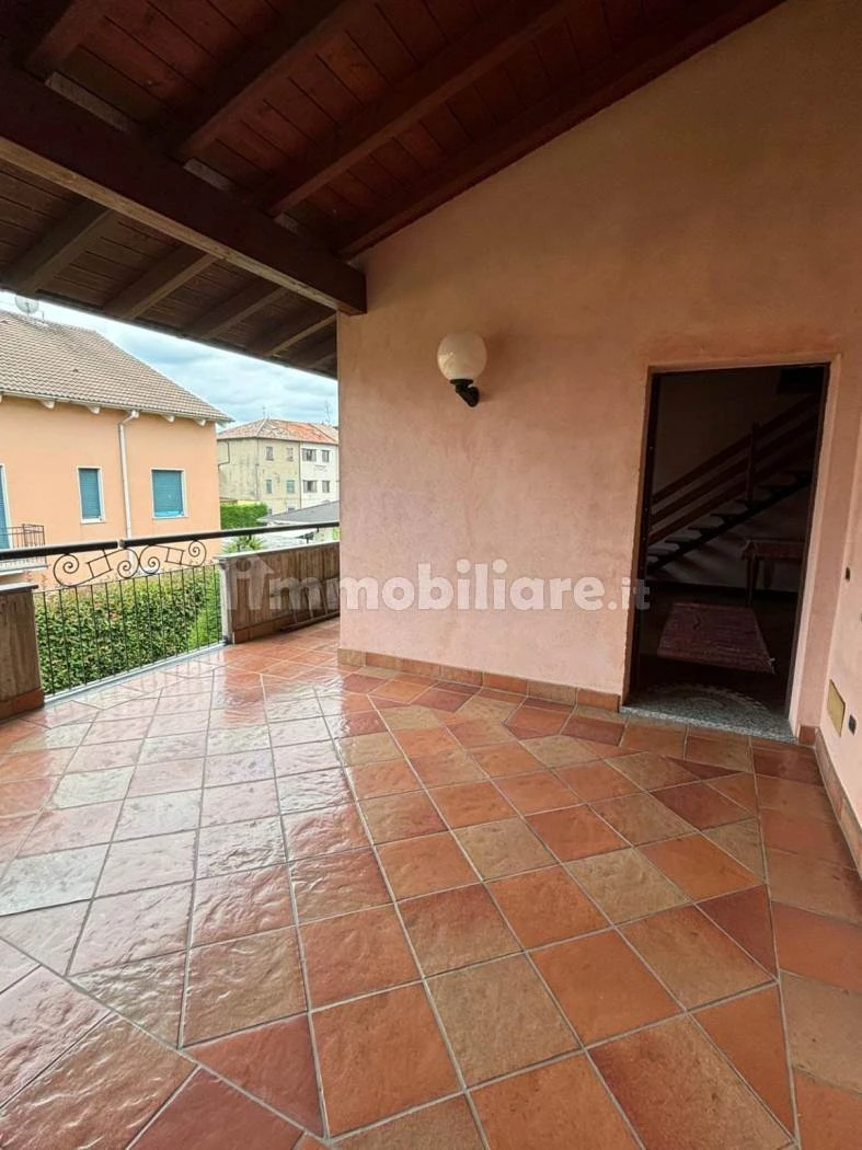 Luminoso Quattrolocali con Ampi Spazi Esterni nel Cuore di Trezzano Rosa Luminoso Quattrolocali con Ampi Spazi Esterni nel Cuore di Trezzano Rosa