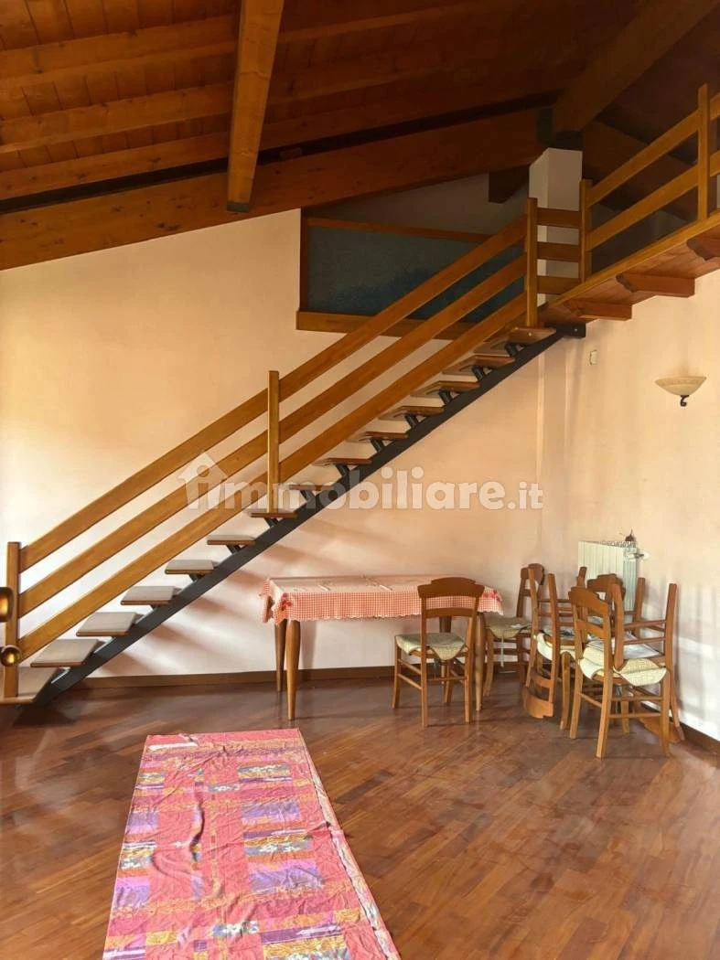 Luminoso Quattrolocali con Ampi Spazi Esterni nel Cuore di Trezzano Rosa Luminoso Quattrolocali con Ampi Spazi Esterni nel Cuore di Trezzano Rosa