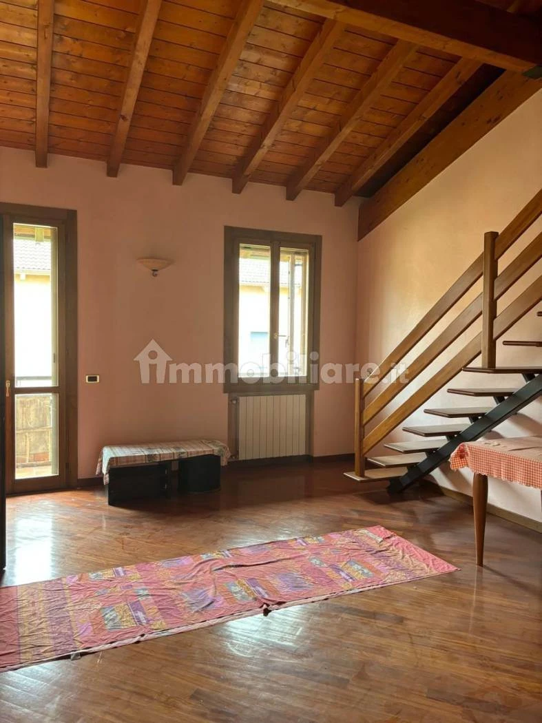 Luminoso Quattrolocali con Ampi Spazi Esterni nel Cuore di Trezzano Rosa Luminoso Quattrolocali con Ampi Spazi Esterni nel Cuore di Trezzano Rosa