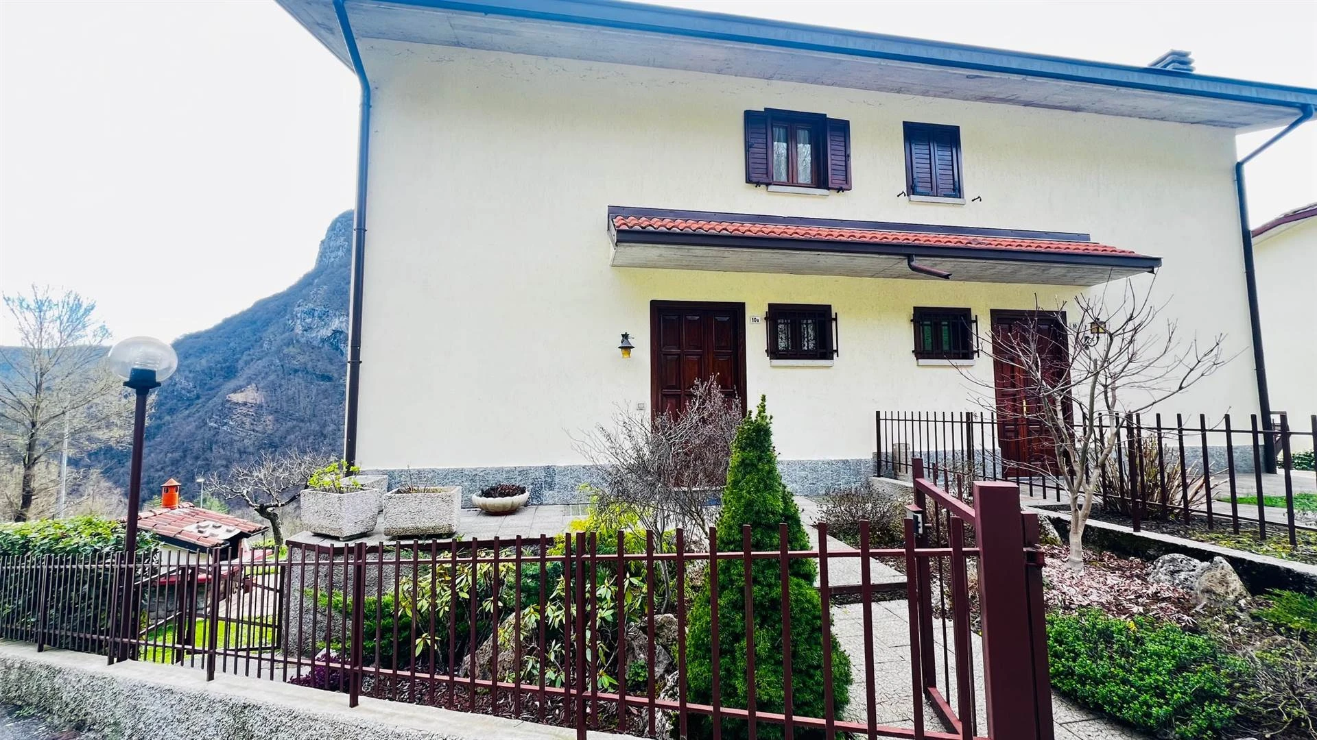 Villetta con vista e giardino – Val Brembilla Villetta con vista e giardino – Val Brembilla