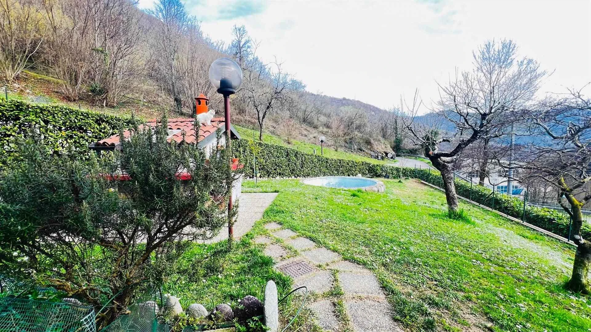 Villetta con vista e giardino – Val Brembilla Villetta con vista e giardino – Val Brembilla