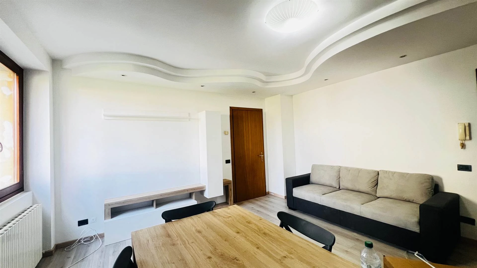 Bilocale ristrutturato con arredo nuovo Bilocale ristrutturato con arredo nuovo