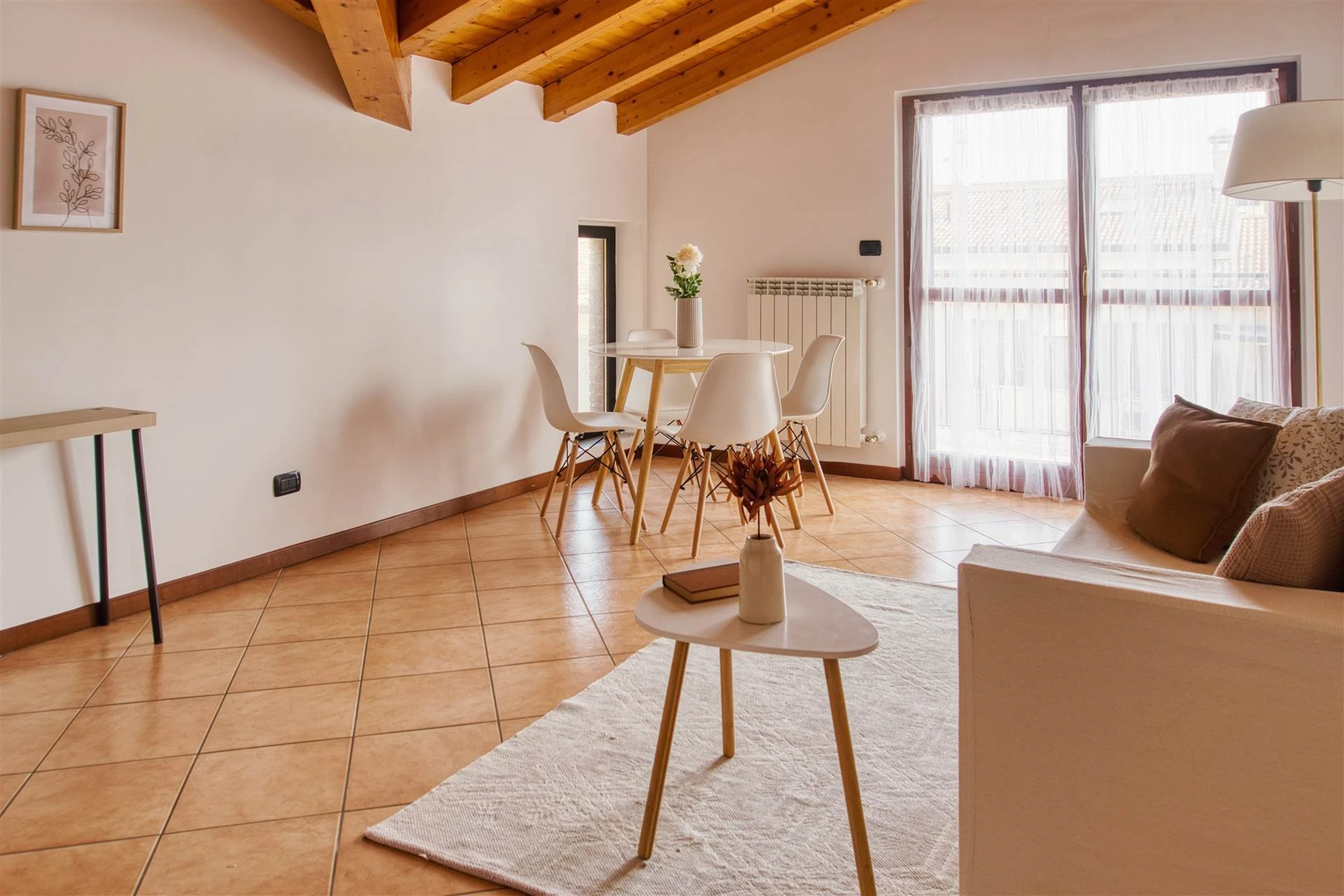 Appartamento bilocale – ultimo piano Appartamento bilocale – ultimo piano