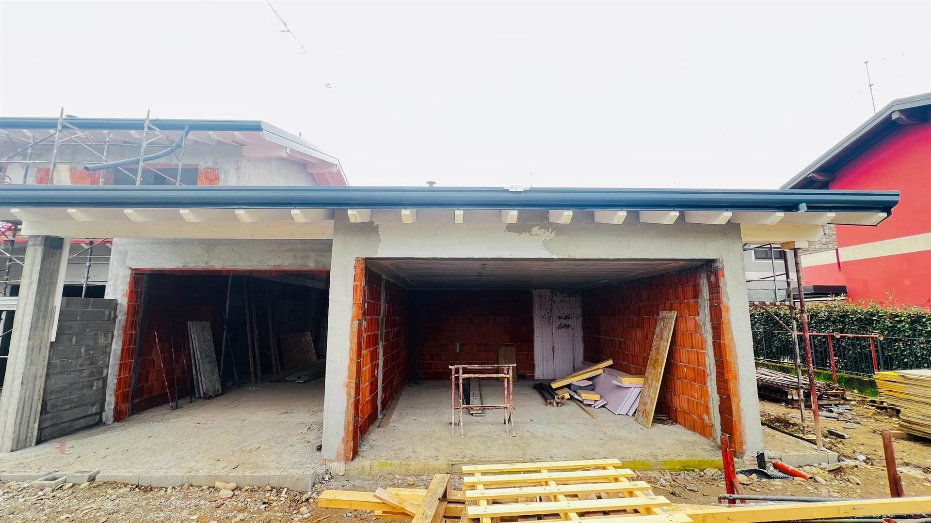 Villa bifamiliare su unico livello Villa bifamiliare su unico livello