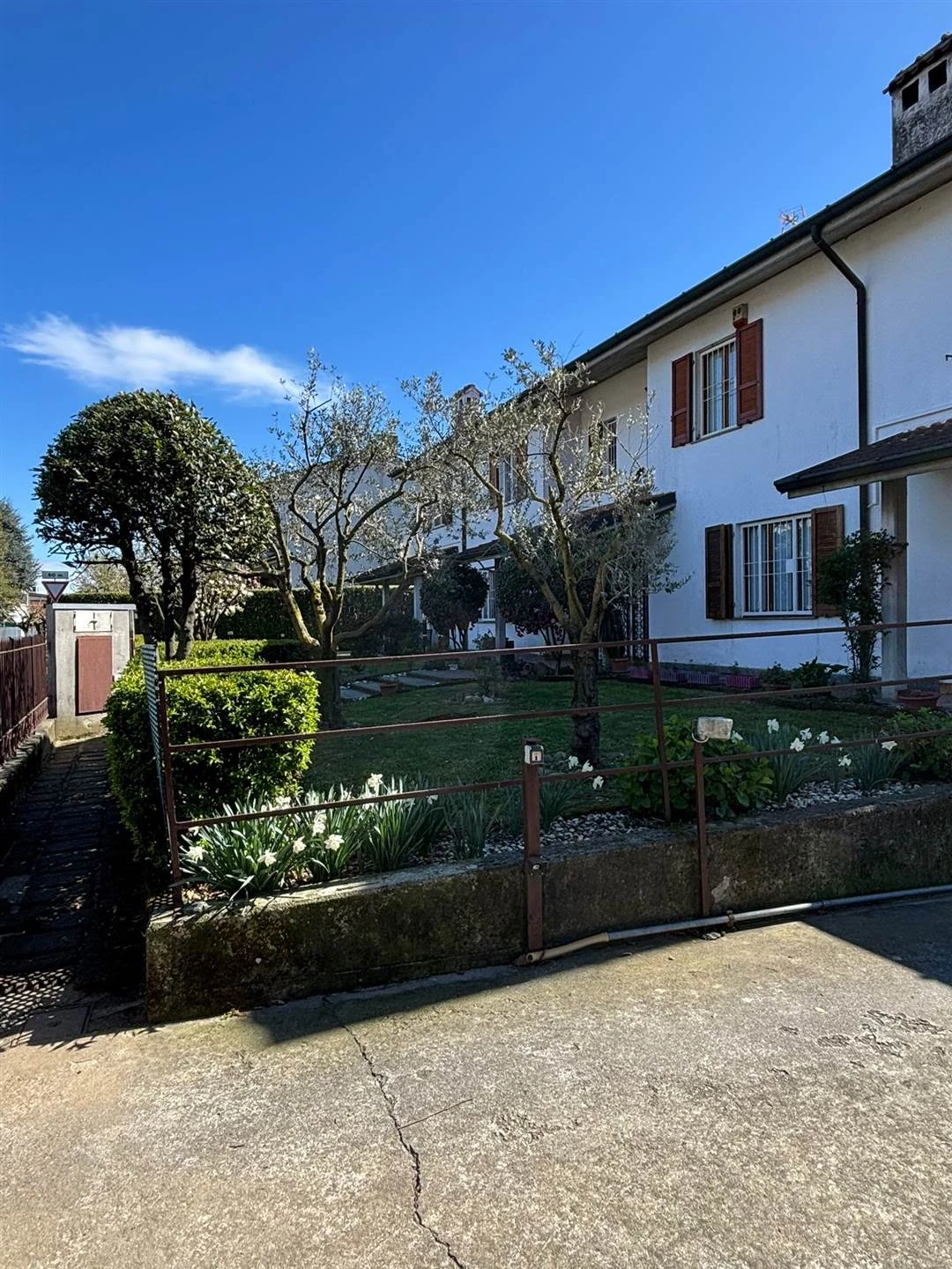 Villa in Vendita a Trezzano Rosa Villa in Vendita a Trezzano Rosa