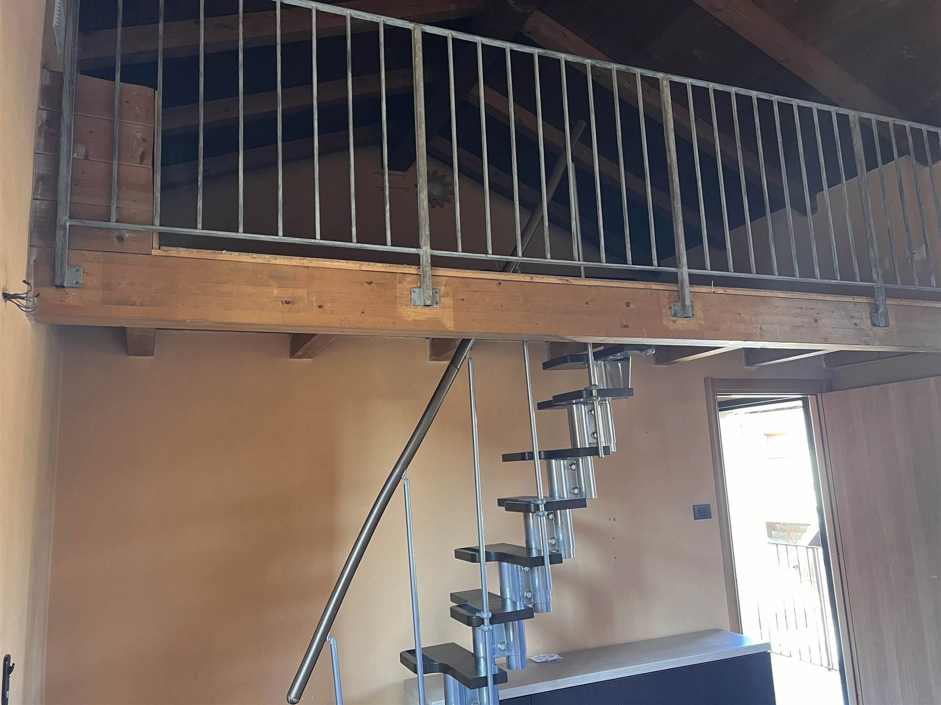 Appartamento con soppalco possibilita' box – nessuna spesa condominiale Appartamento con soppalco possibilita' box – nessuna spesa condominiale