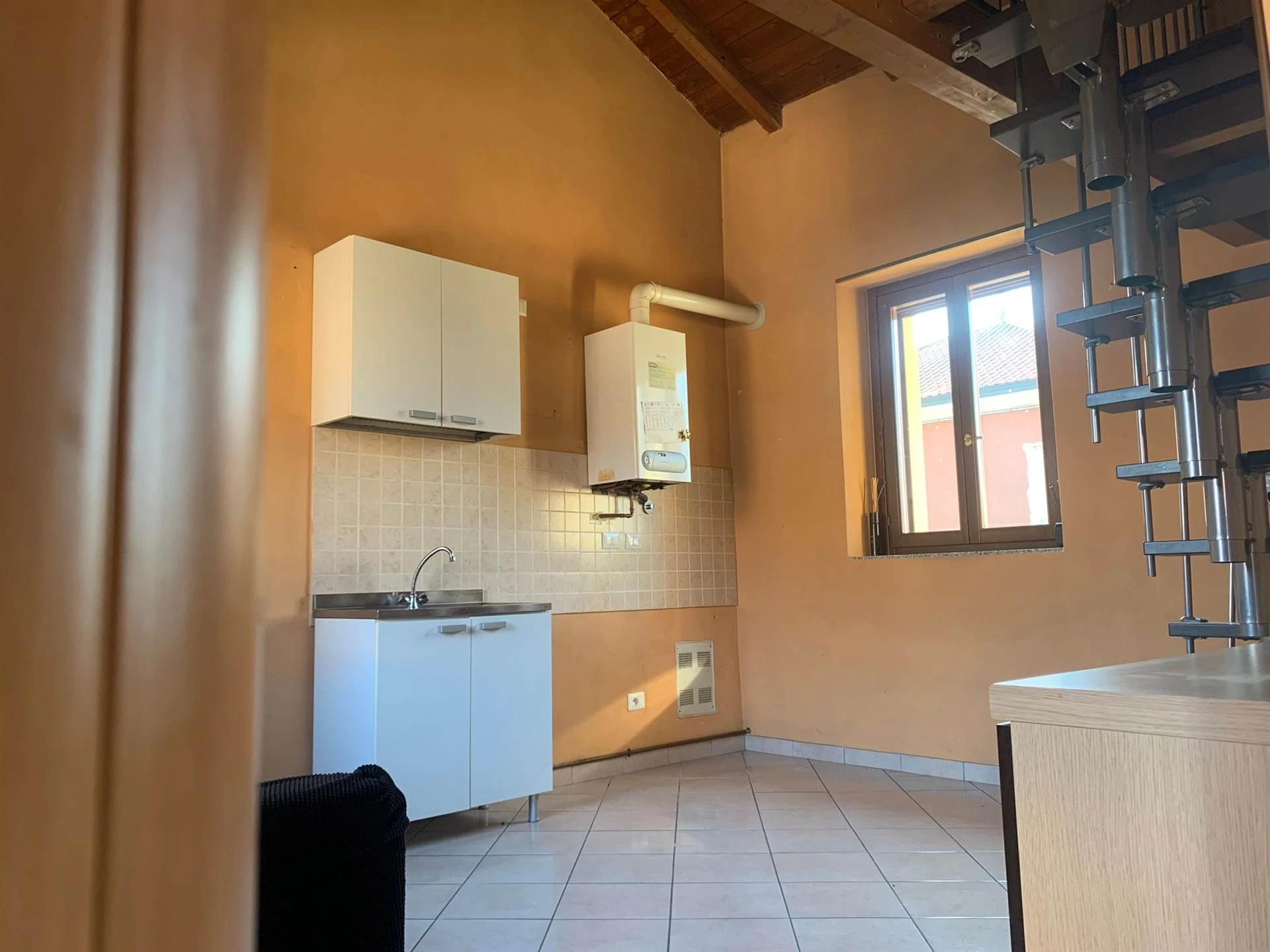 Appartamento con soppalco possibilita' box – nessuna spesa condominiale Appartamento con soppalco possibilita' box – nessuna spesa condominiale