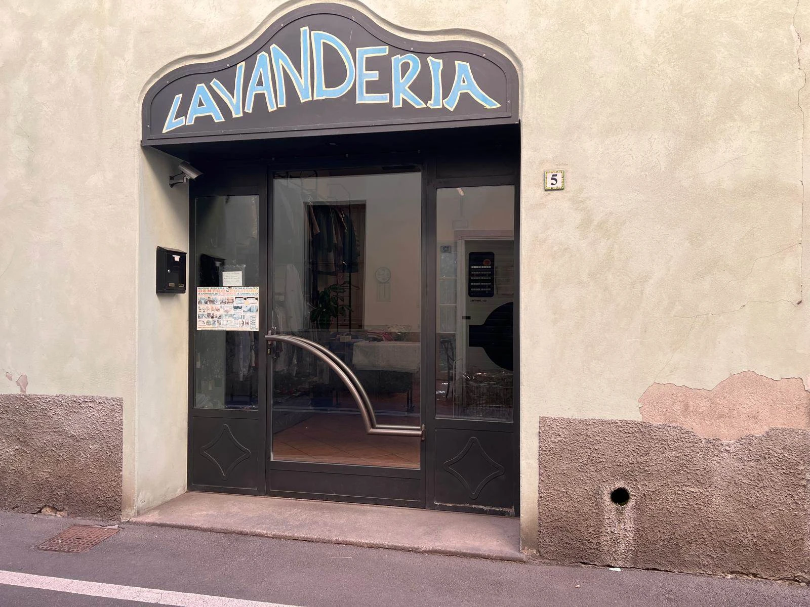 Attività Lavanderia OTTIMO PORTAFOGLIO CLIENTI Attività Lavanderia OTTIMO PORTAFOGLIO CLIENTI