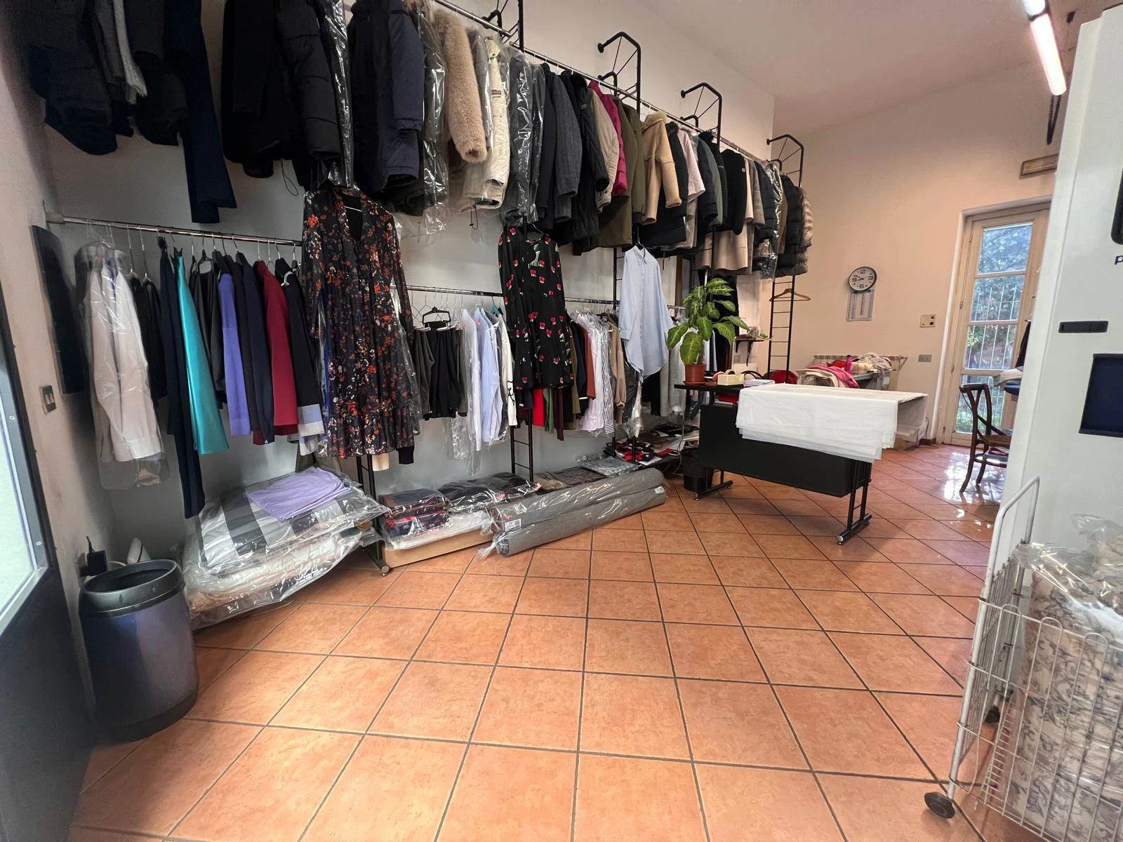 Attività Lavanderia OTTIMO PORTAFOGLIO CLIENTI Attività Lavanderia OTTIMO PORTAFOGLIO CLIENTI