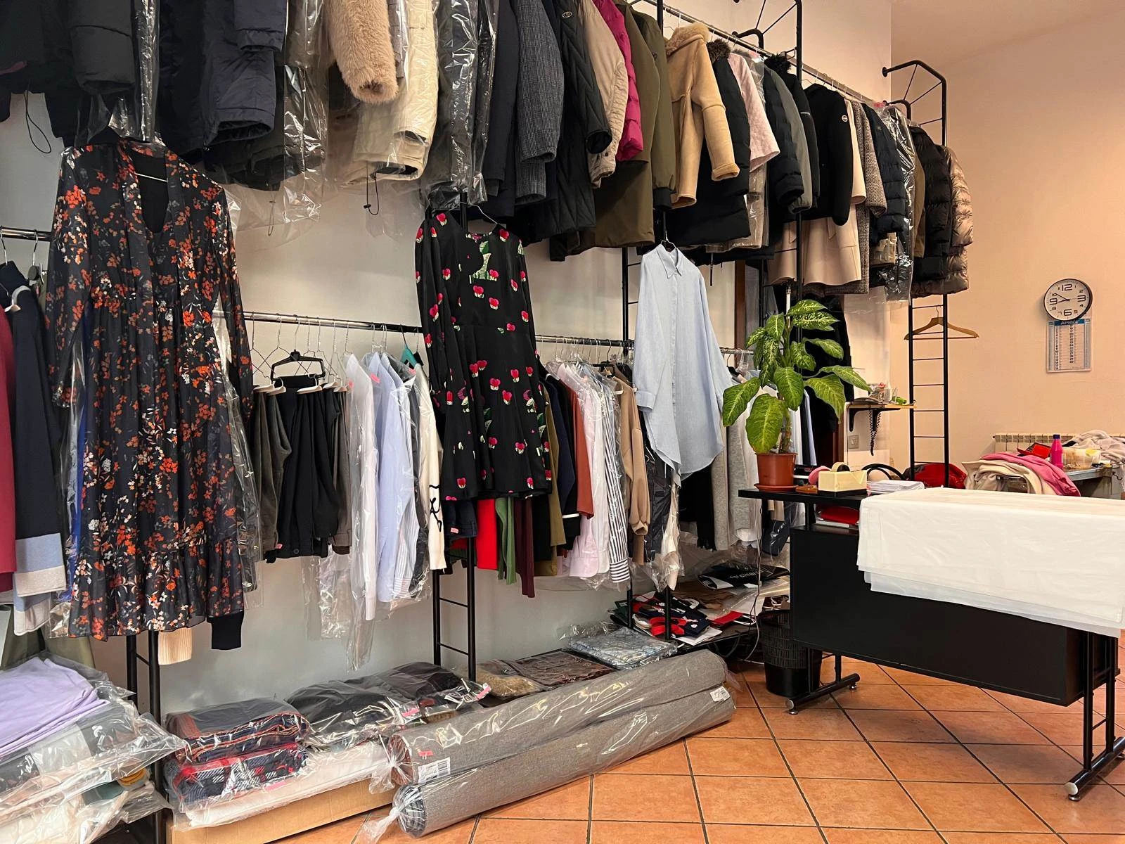 Attività Lavanderia OTTIMO PORTAFOGLIO CLIENTI Attività Lavanderia OTTIMO PORTAFOGLIO CLIENTI