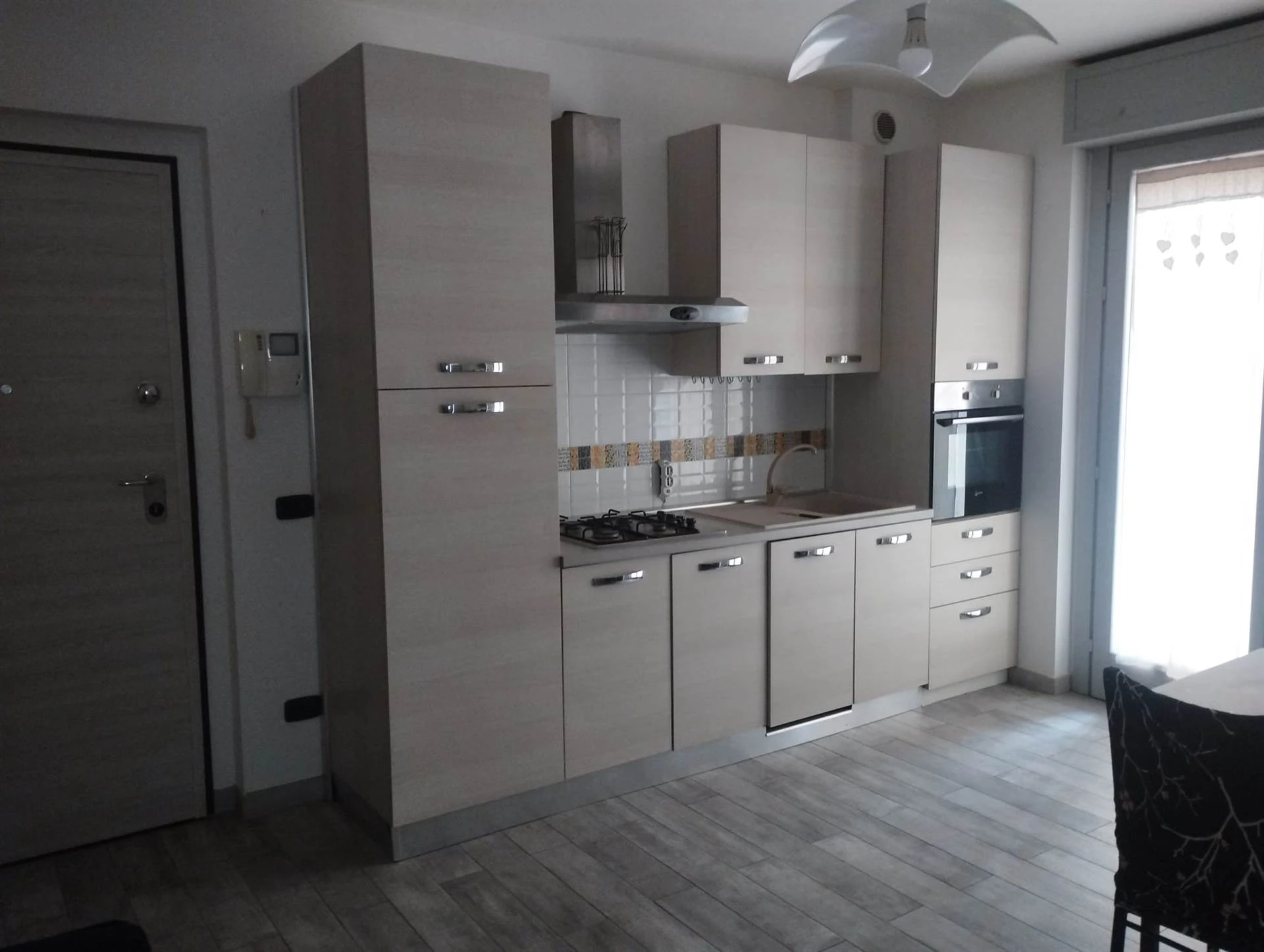 Bilocale completamente arredato con giardino Bilocale completamente arredato con giardino