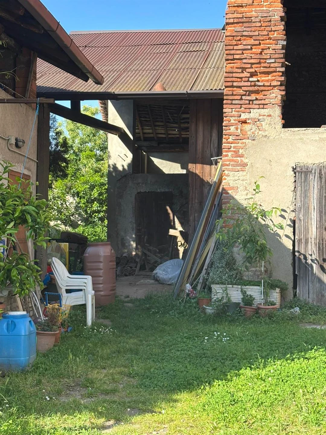 Rustico casale in Vendita a Trezzano Rosa Rustico casale in Vendita a Trezzano Rosa