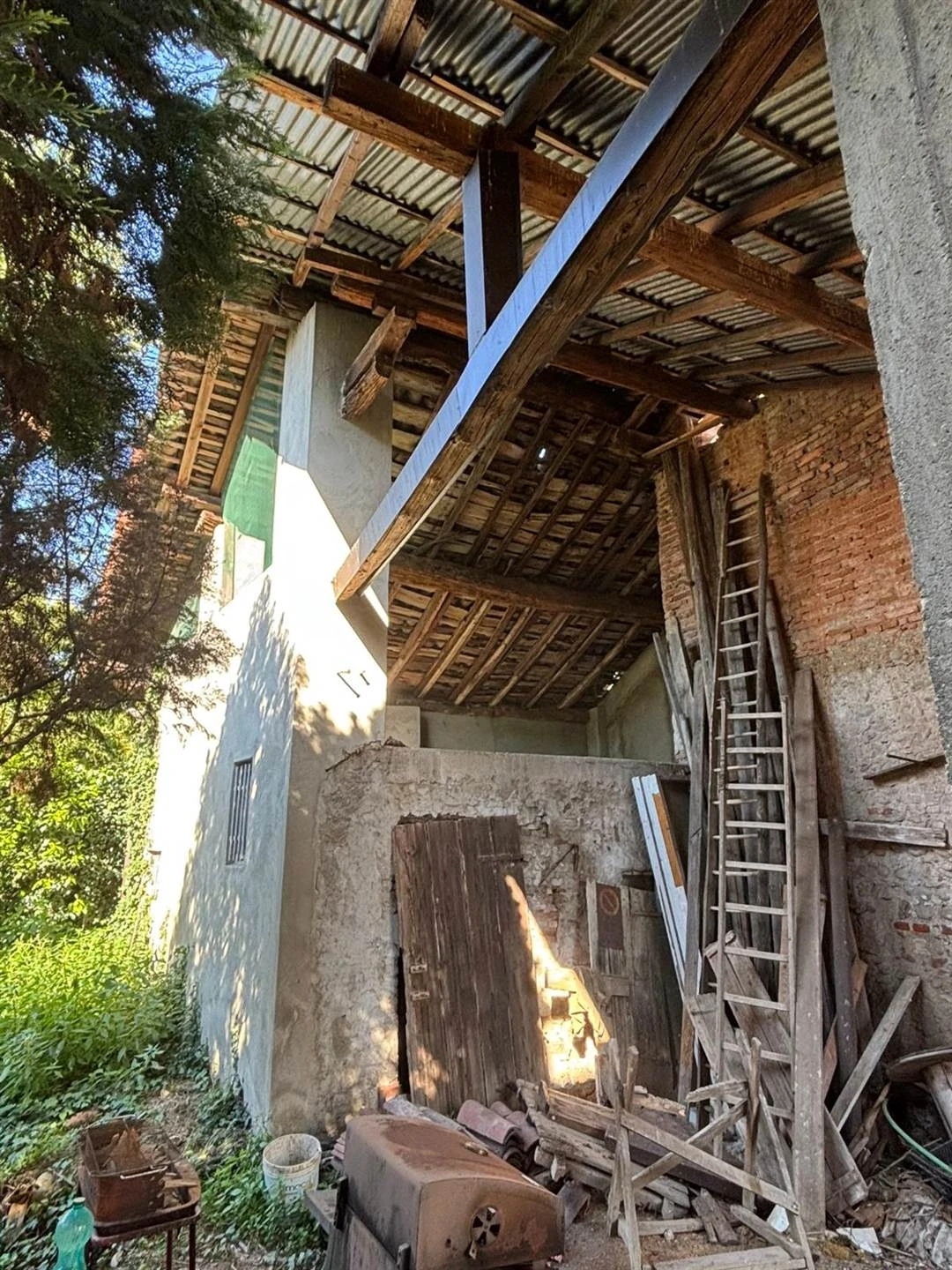 Rustico casale in Vendita a Trezzano Rosa Rustico casale in Vendita a Trezzano Rosa