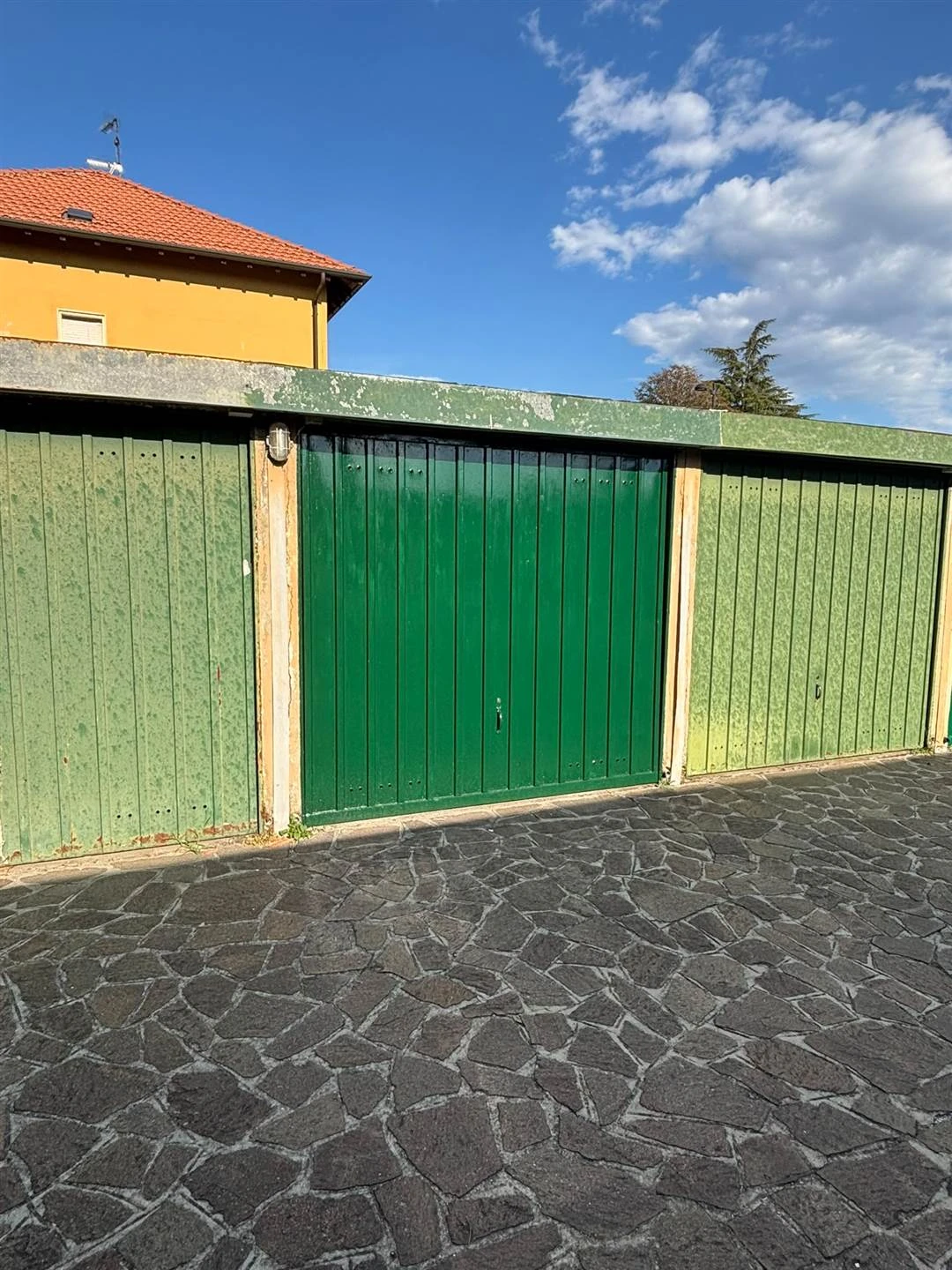 Garage in Vendita a Trezzo sull'Adda Garage in Vendita a Trezzo sull'Adda