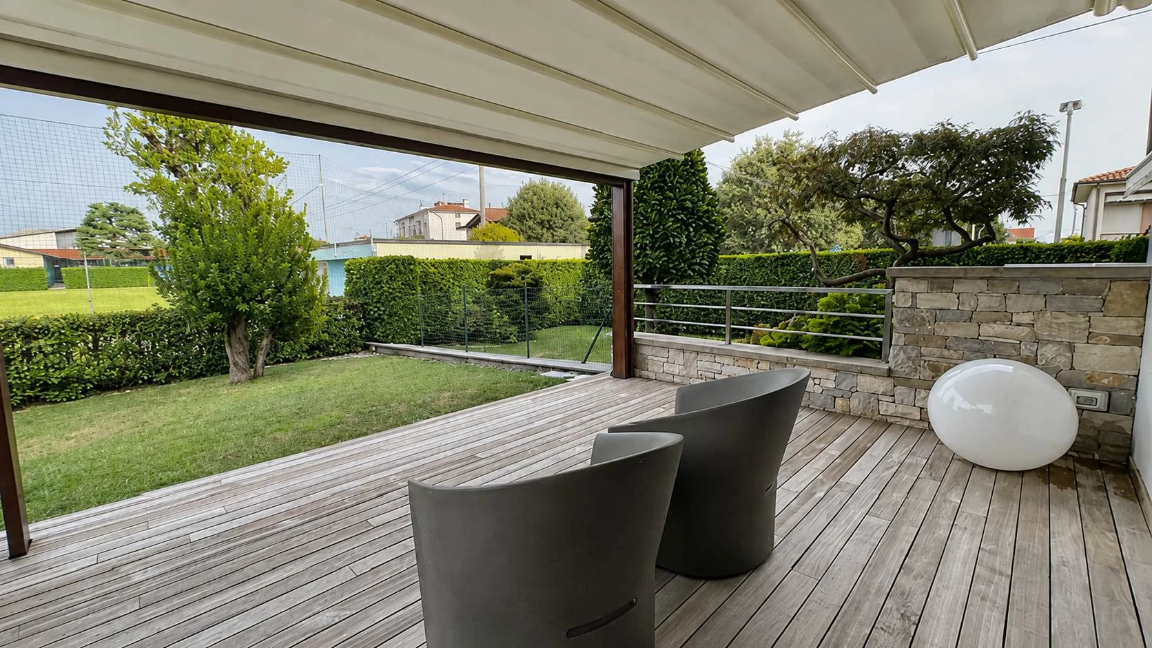 Villetta a schiera indipendente con giardino privato Villetta a schiera indipendente con giardino privato