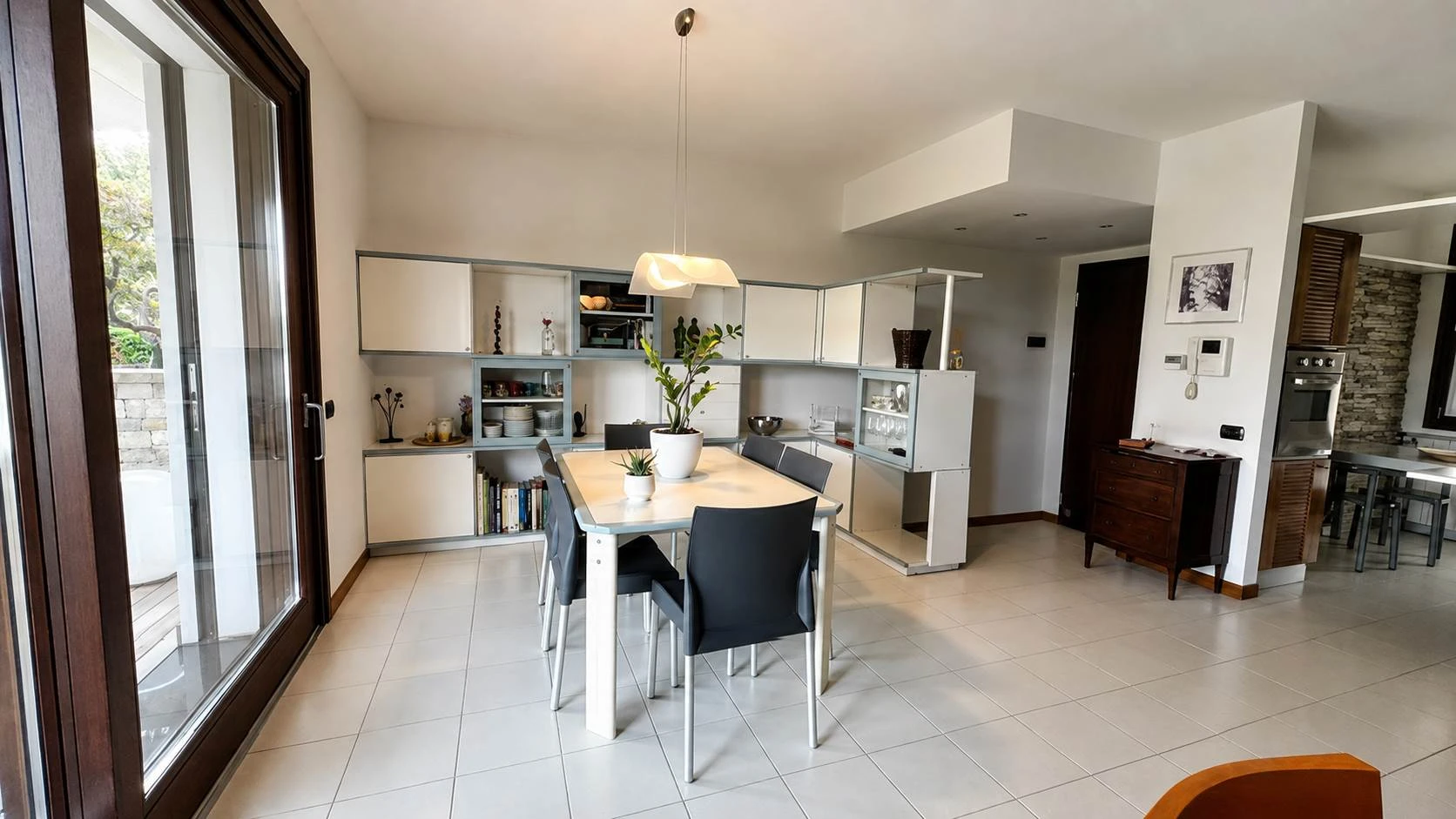 Villetta a schiera indipendente con giardino privato Villetta a schiera indipendente con giardino privato