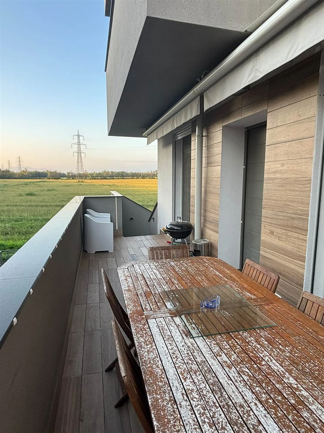 Roncello – elegante trilocale su due livelli con box triplo Roncello – elegante trilocale su due livelli con box triplo