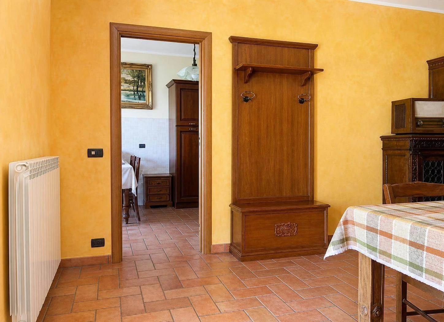Ampia Villa a Schiera Attorniata dal Verde Ampia Villa a Schiera Attorniata dal Verde