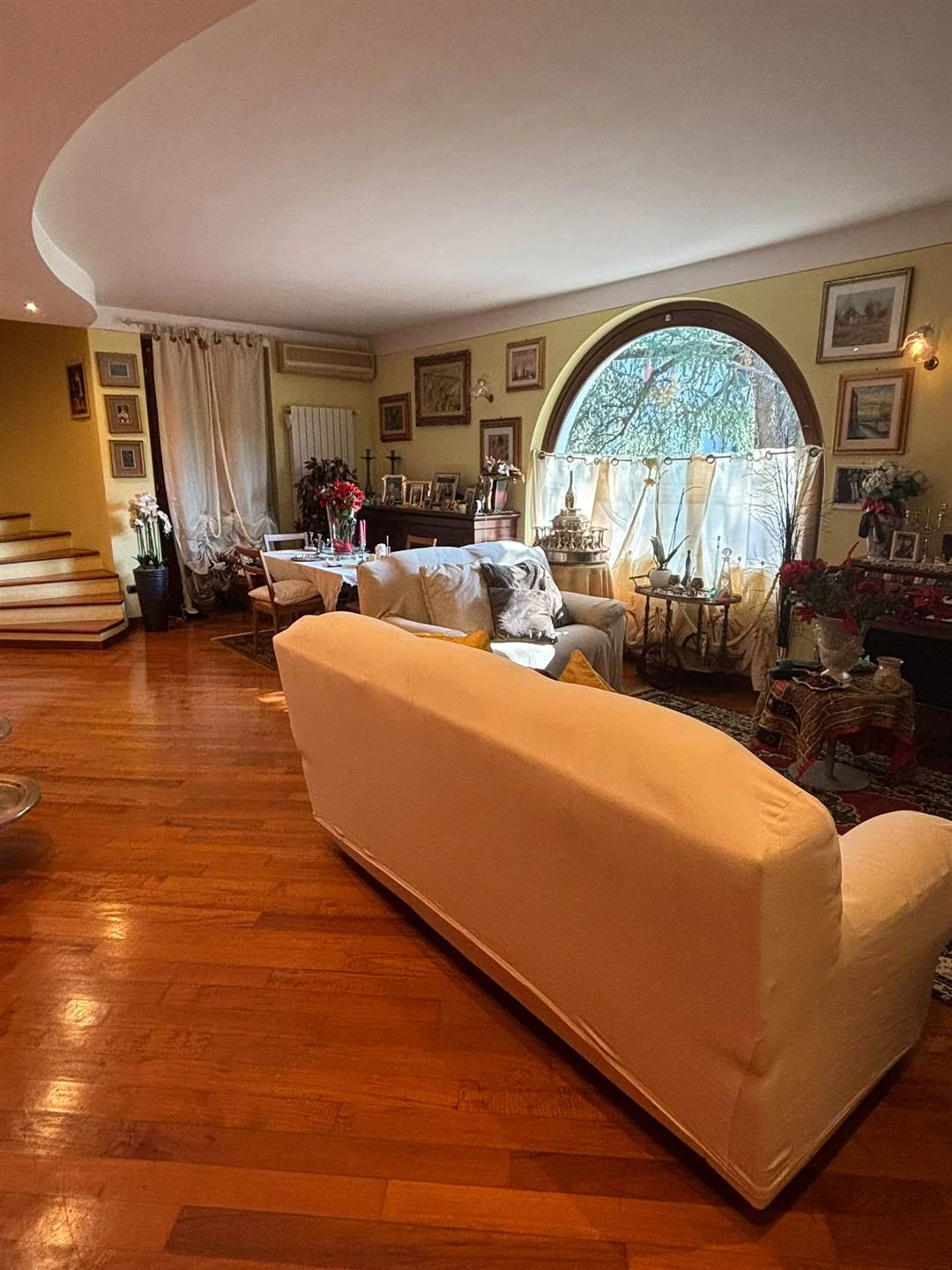Cassano d'Adda – Esclusiva villa singola con piscina riscaldata, ampio giardino e spazi da vivere Cassano d'Adda – Esclusiva villa singola con piscina riscaldata, ampio giardino e spazi da vivere