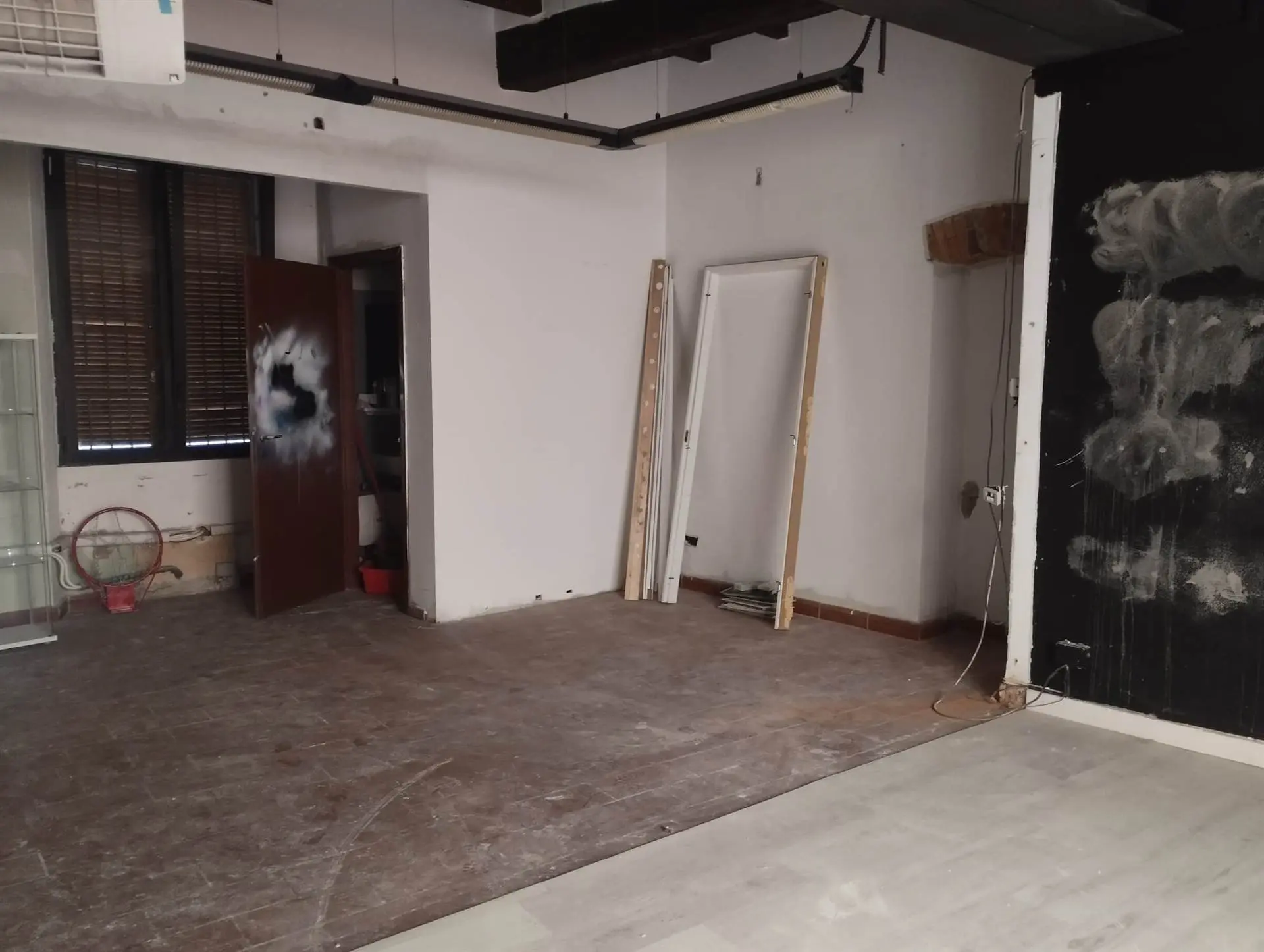 Ufficio/Negozio nel Centro Storico della Cittadina Ufficio/Negozio nel Centro Storico della Cittadina