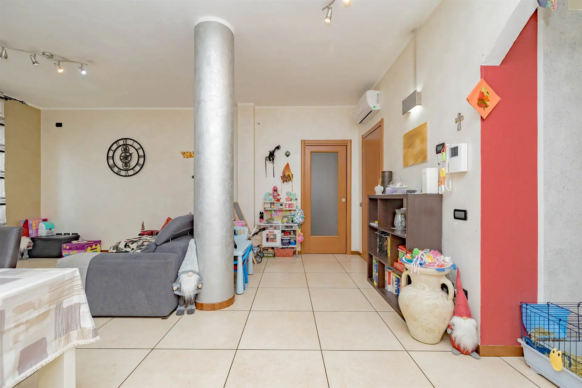 Villa singola indipendente come nuova con giardino e taverna Villa singola indipendente come nuova con giardino e taverna