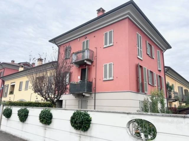 Trilocale Autonomo nel Centro del Paese Trilocale Autonomo nel Centro del Paese