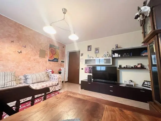 Trilocale Autonomo nel Centro del Paese Trilocale Autonomo nel Centro del Paese