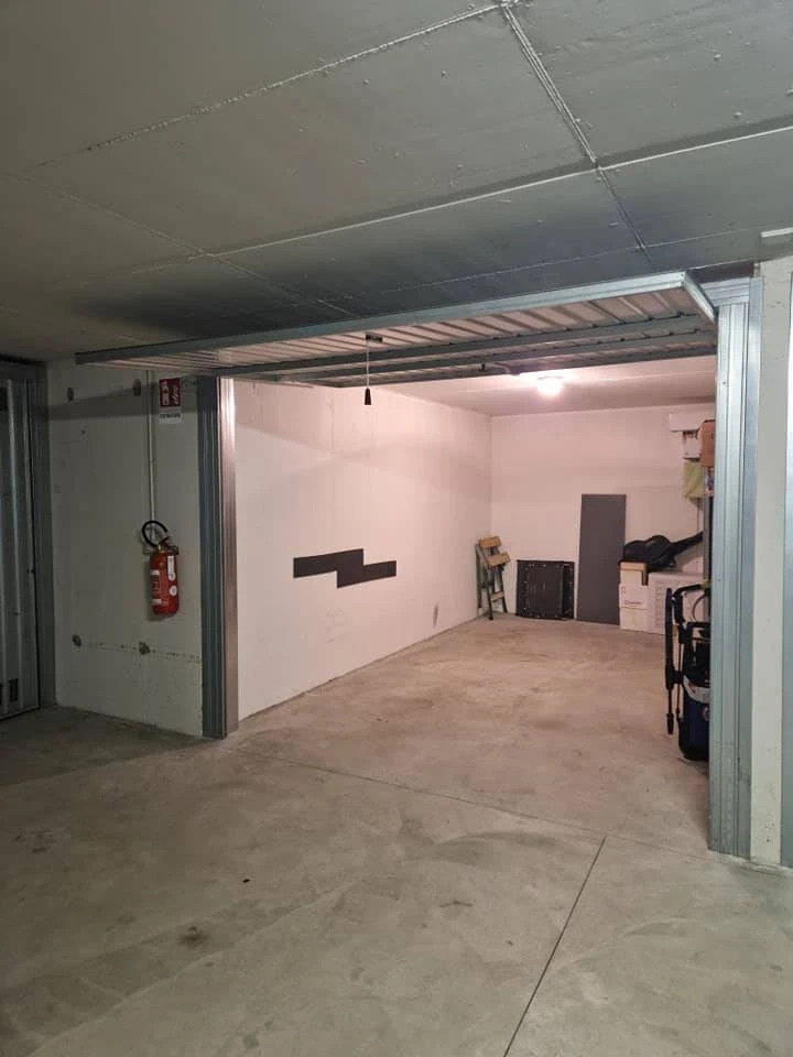 Vendesi box recente comodo Vendesi box recente comodo