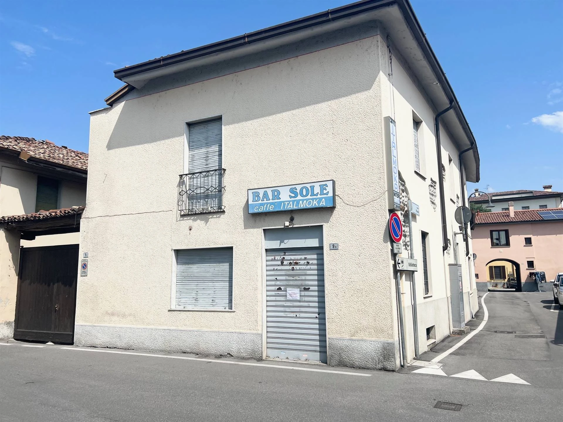 Appartamenti e nogozio da riqualificare Appartamenti e nogozio da riqualificare