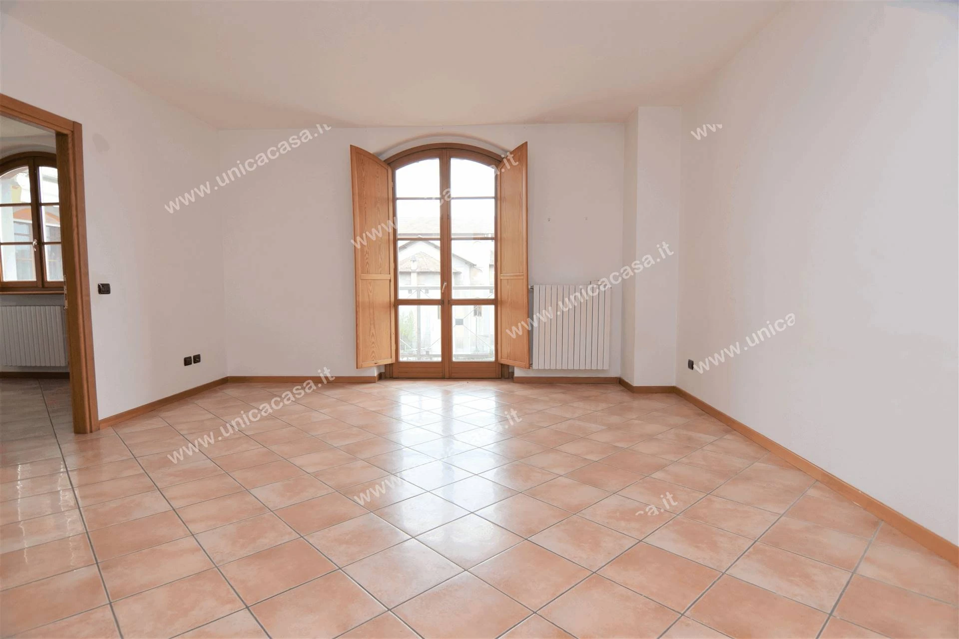 Ampio e Luminoso Trilocale con doppi Servizi, Cantina e Box Ampio e Luminoso Trilocale con doppi Servizi, Cantina e Box