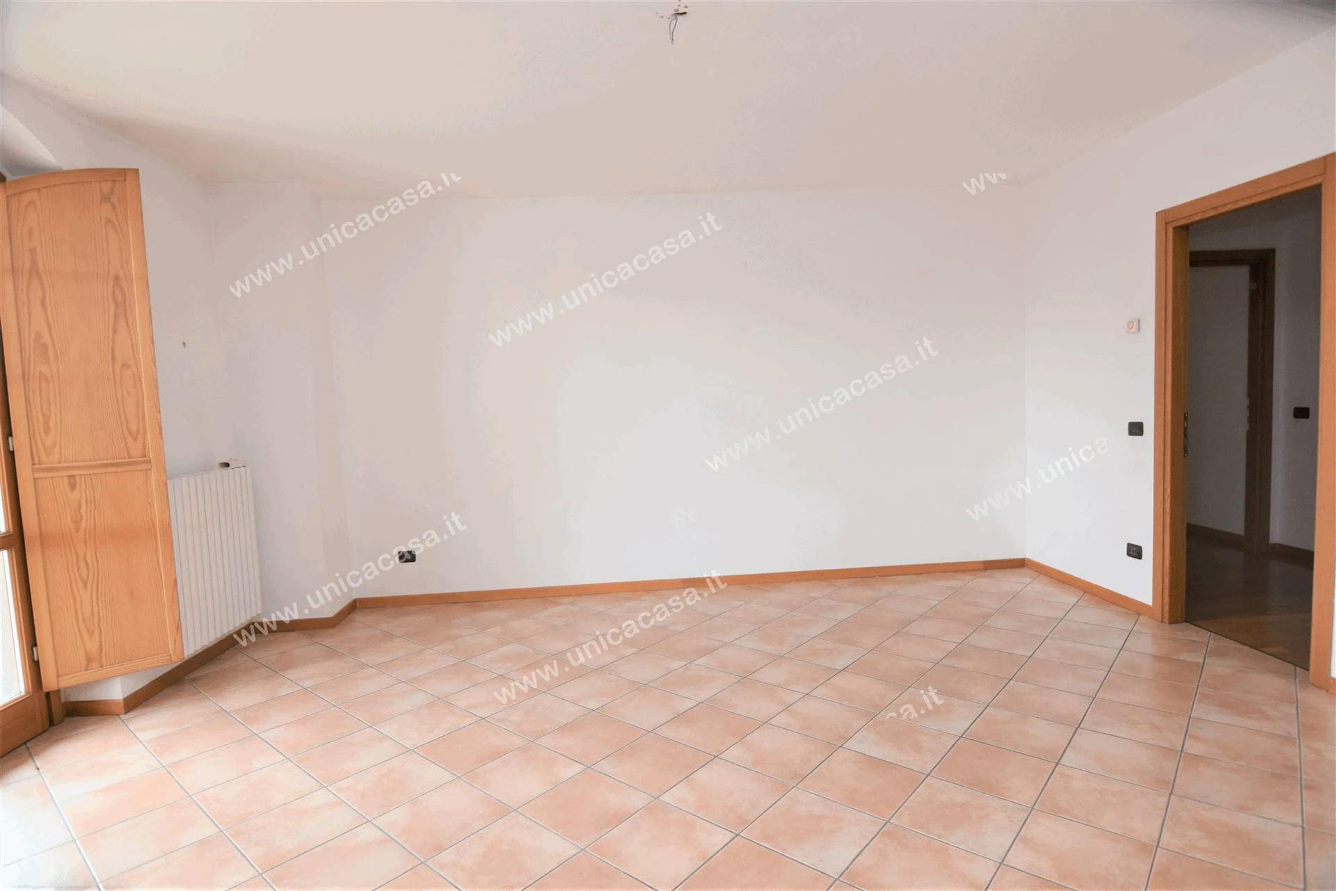 Ampio e Luminoso Trilocale con doppi Servizi, Cantina e Box Ampio e Luminoso Trilocale con doppi Servizi, Cantina e Box