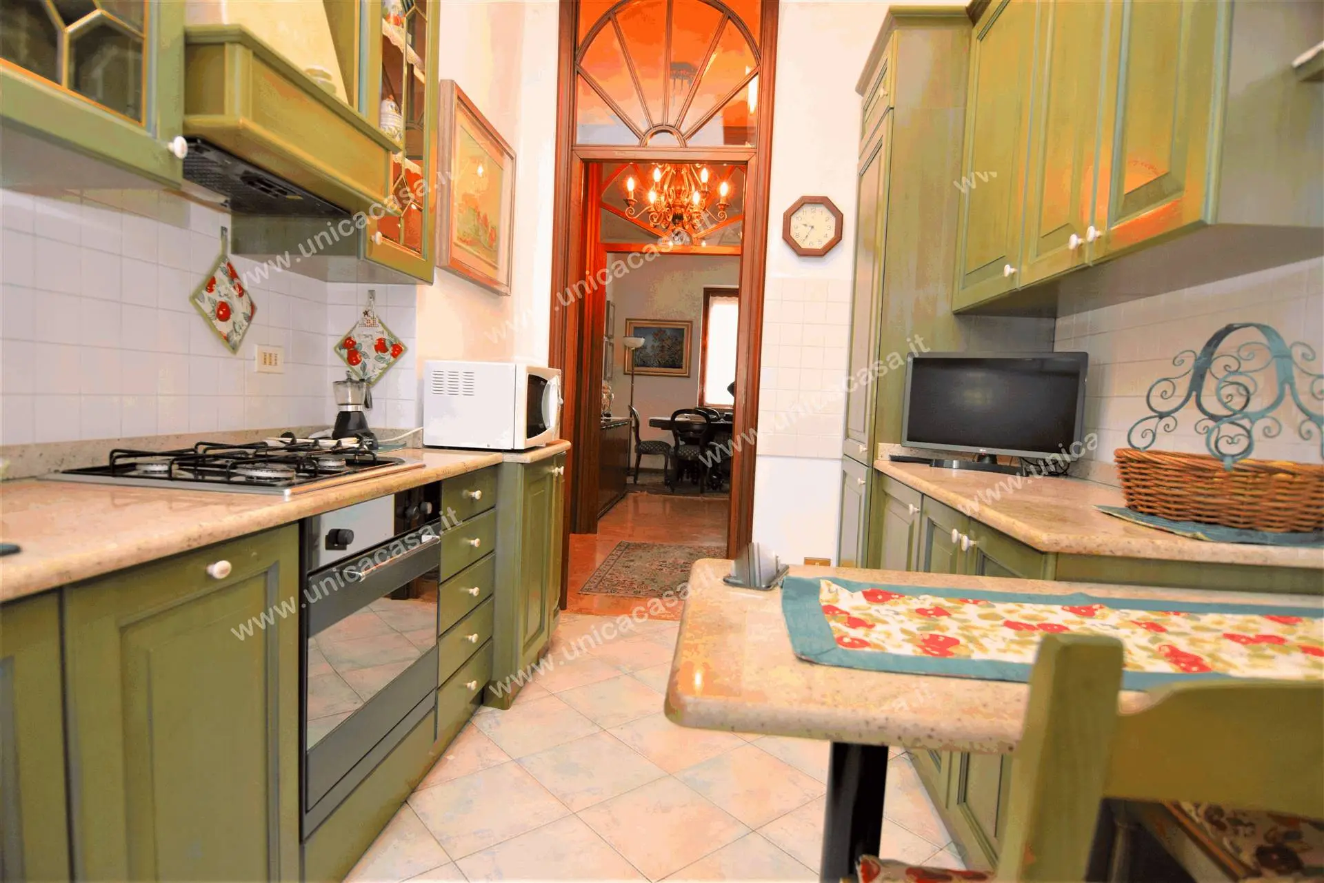 Trilocale molto signorile con loggia terrazzo Trilocale molto signorile con loggia terrazzo