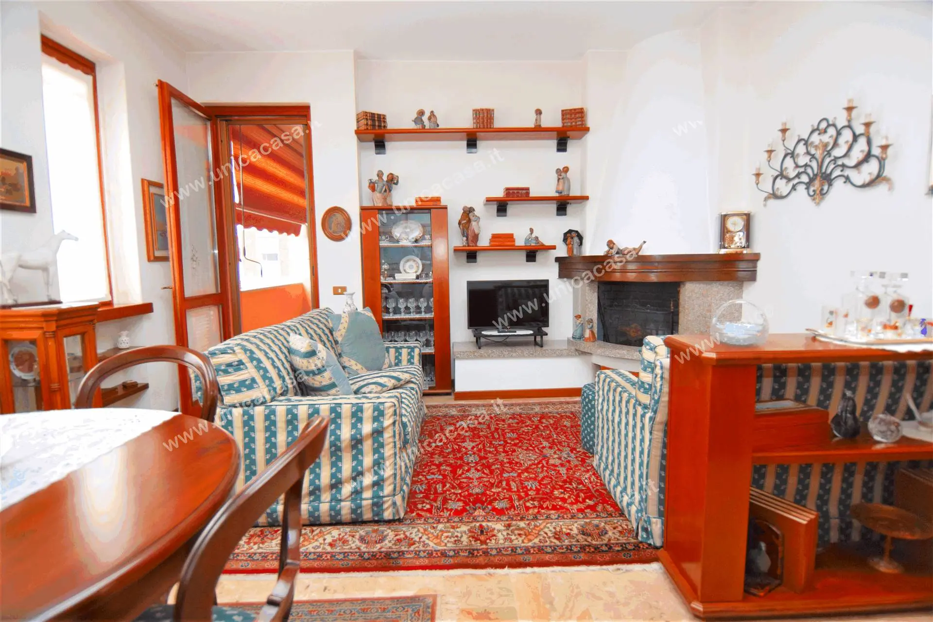 Trilocale molto signorile con loggia terrazzo Trilocale molto signorile con loggia terrazzo