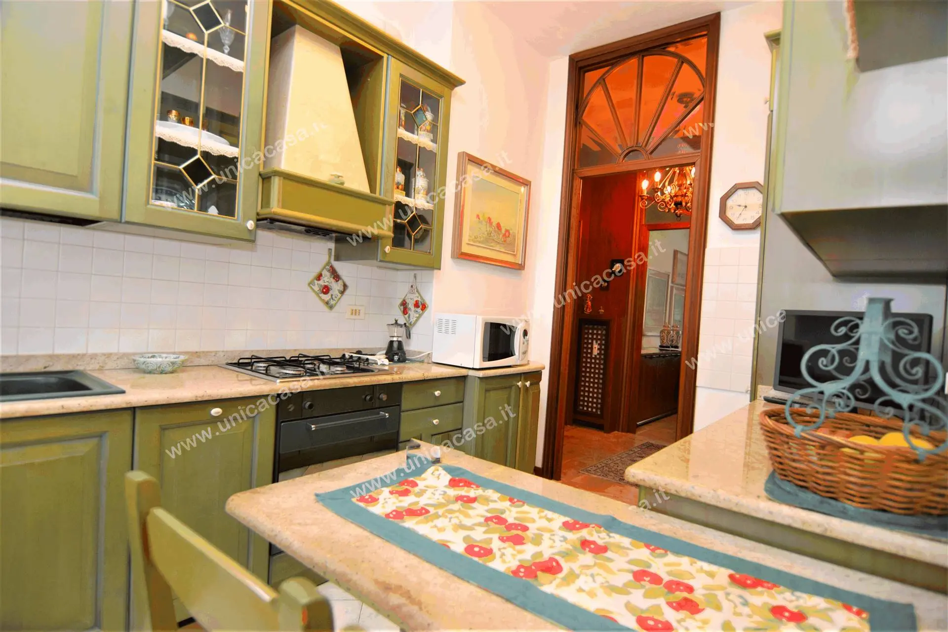 Trilocale molto signorile con loggia terrazzo Trilocale molto signorile con loggia terrazzo