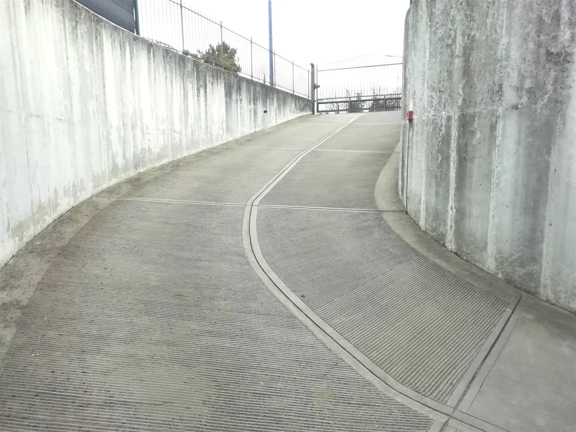 Luminoso quadrilocale con autorimessa Luminoso quadrilocale con autorimessa