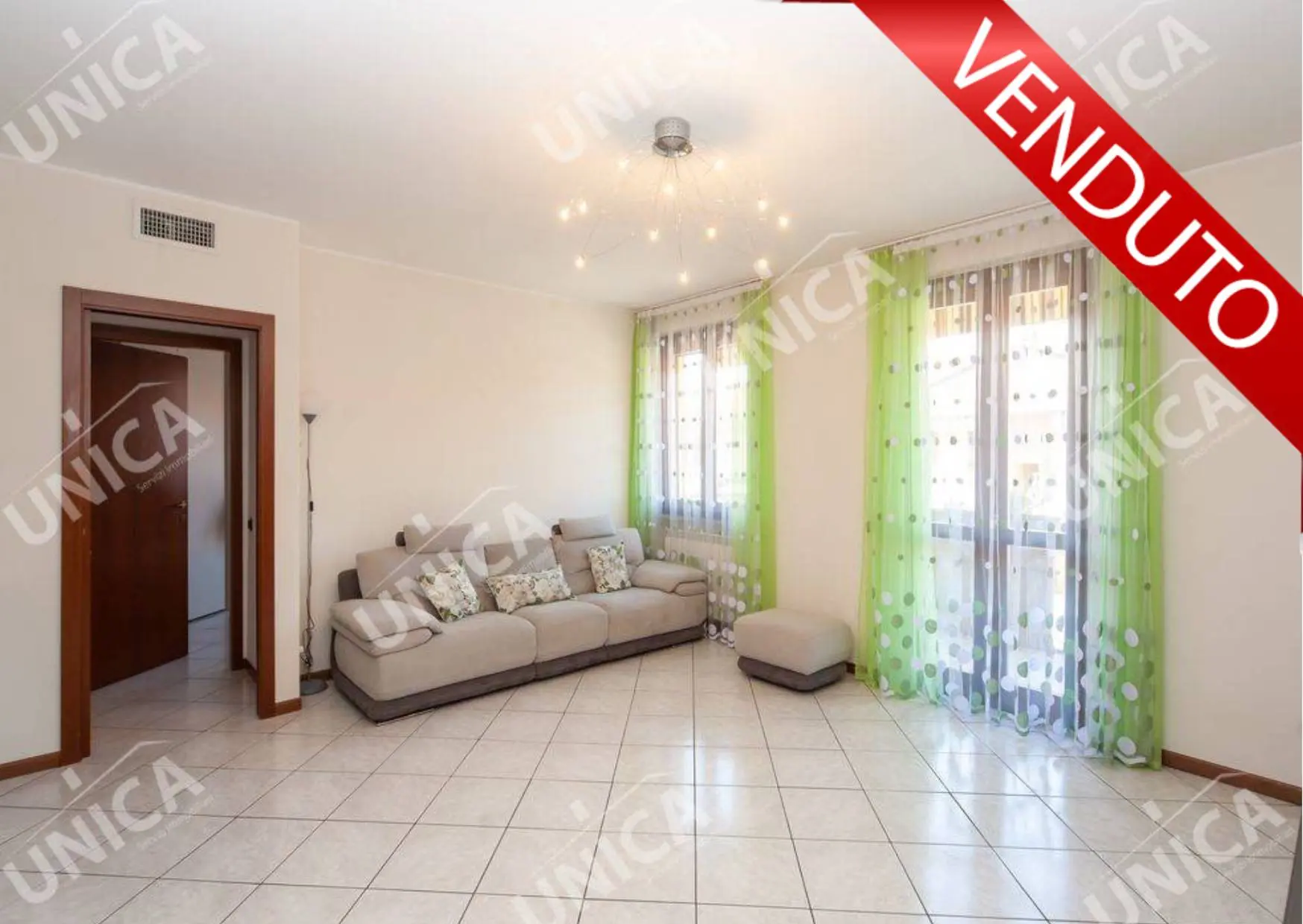 Recente appartamento spazioso e luminoso con cucina separata Recente appartamento spazioso e luminoso con cucina separata