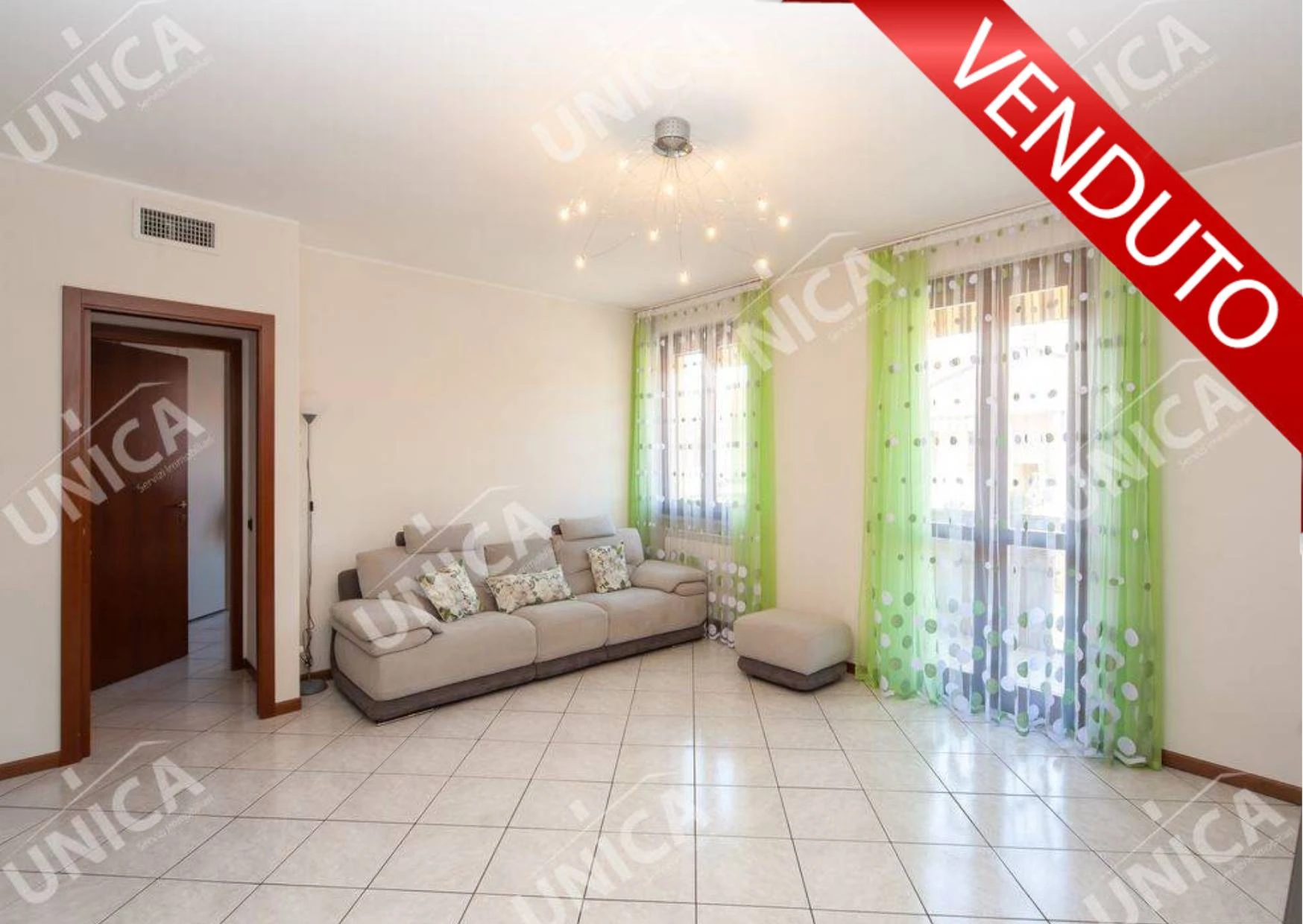 Recente appartamento spazioso e luminoso con cucina separata Recente appartamento spazioso e luminoso con cucina separata