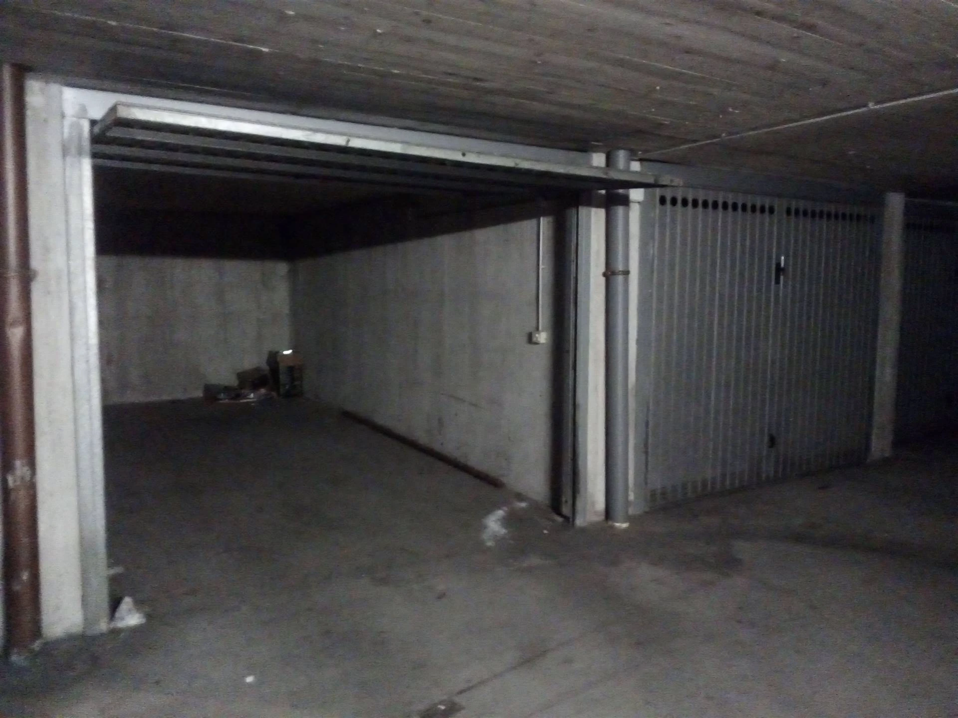 Autorimessa al centro del paese Autorimessa al centro del paese