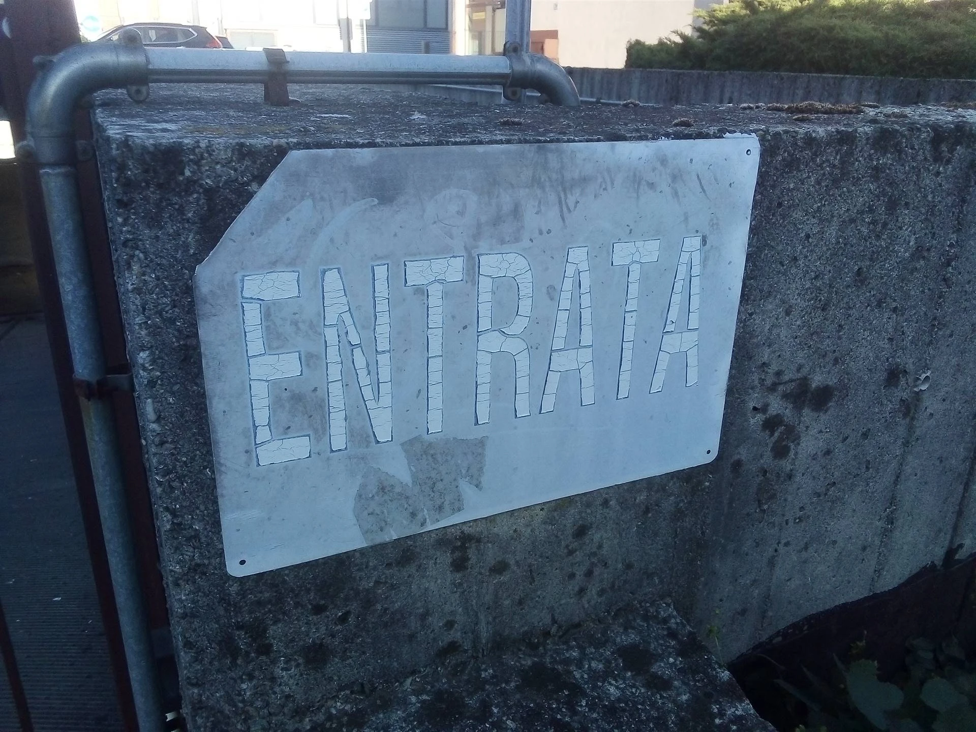 Autorimessa al centro del paese Autorimessa al centro del paese