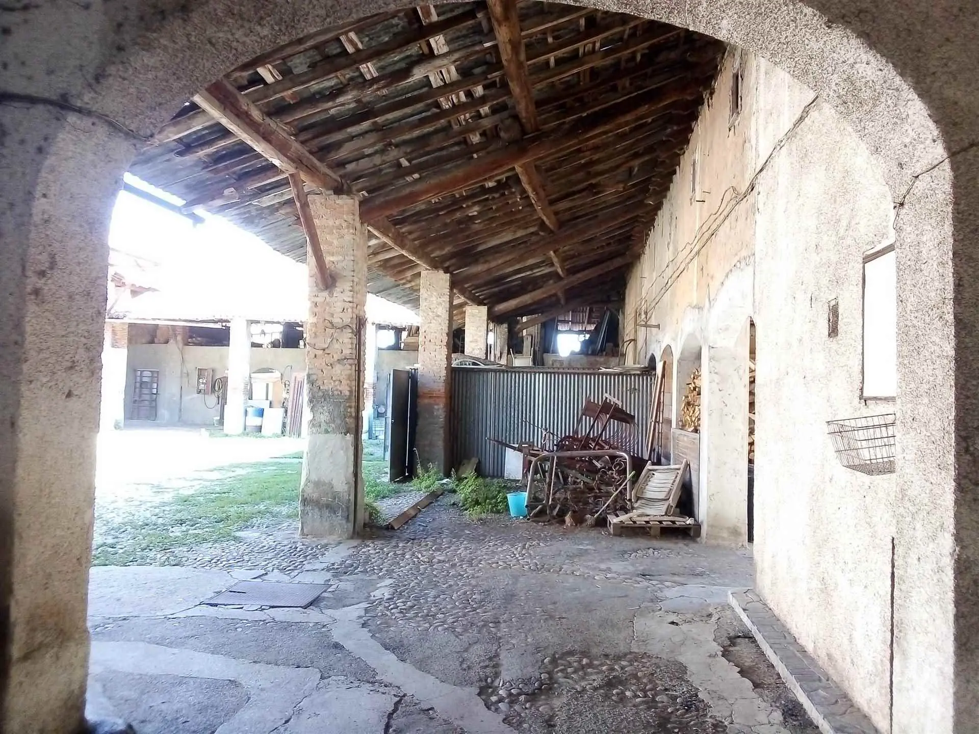 Abitazione indipendente su due livelli più Cascinale/Rustico Abitazione indipendente su due livelli più Cascinale/Rustico