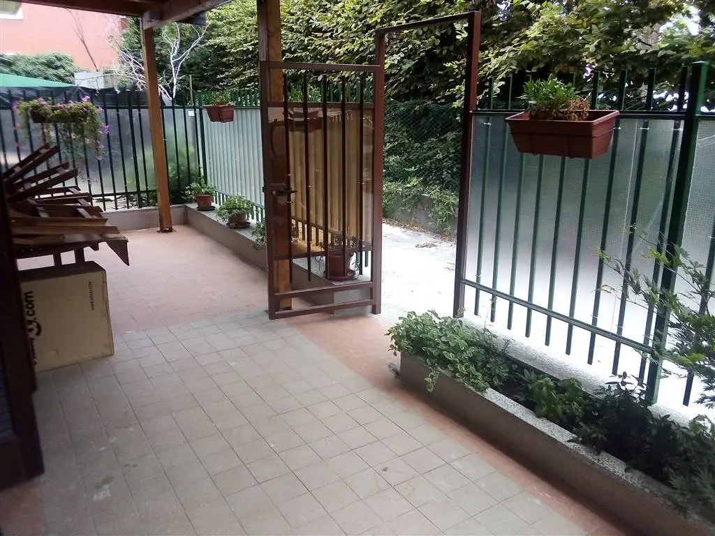 Ampio Bilocale con Area Esterna di Proprietà Ampio Bilocale con Area Esterna di Proprietà