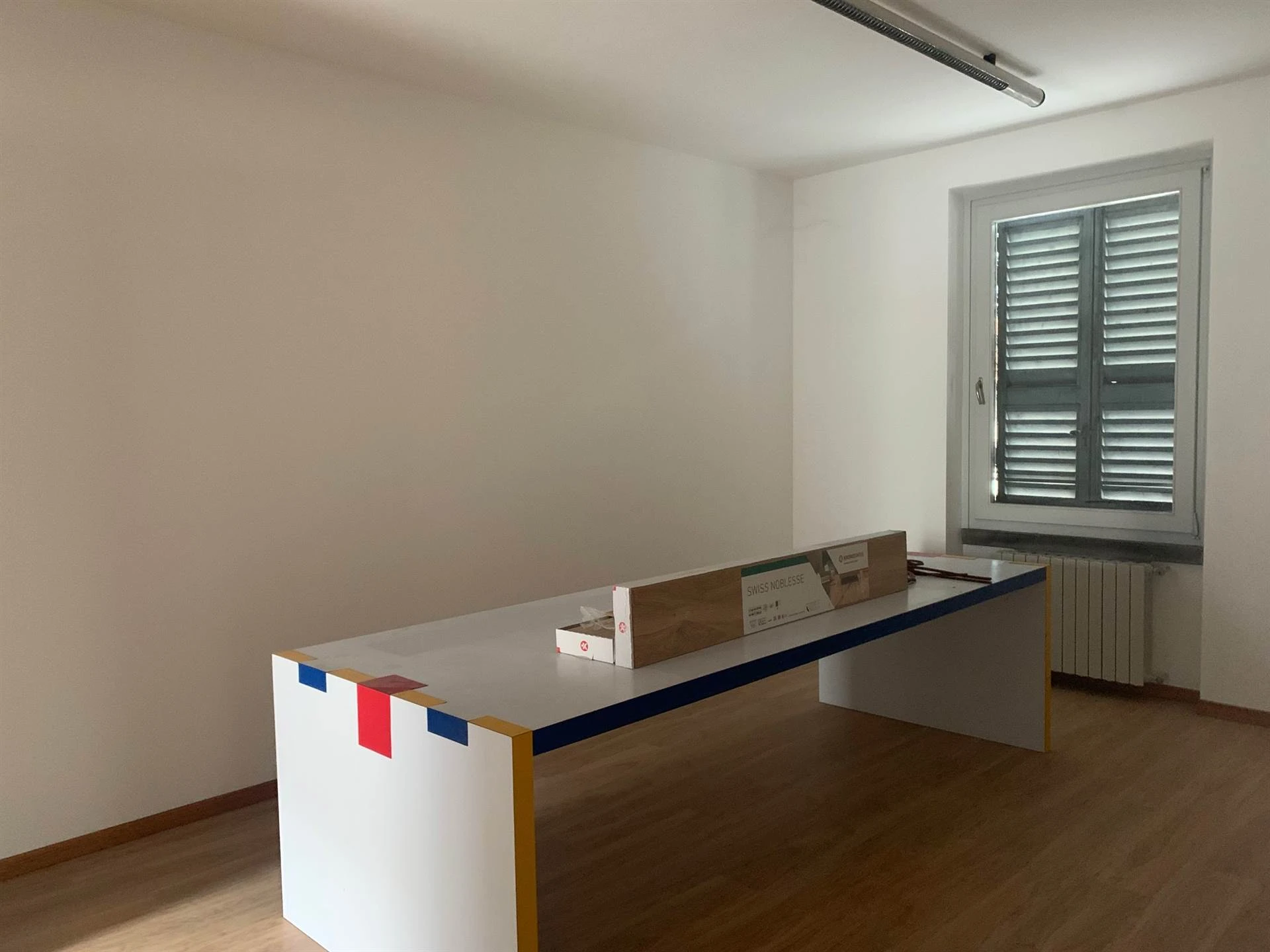 Ampio e Luminoso Ufficio Ampio e Luminoso Ufficio